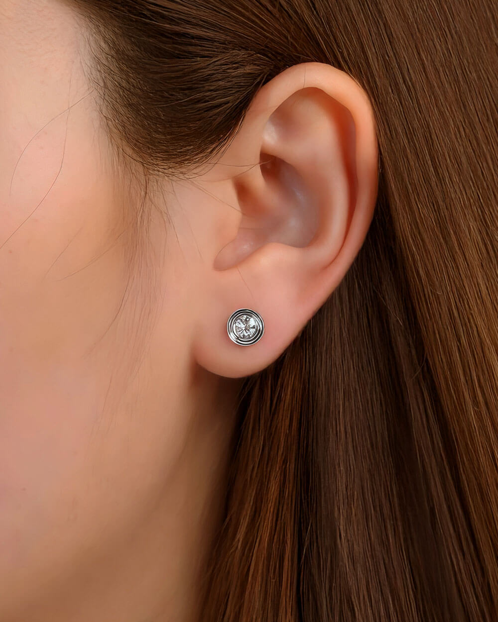 Orbit Glow – Small Diamond Stud Earrings