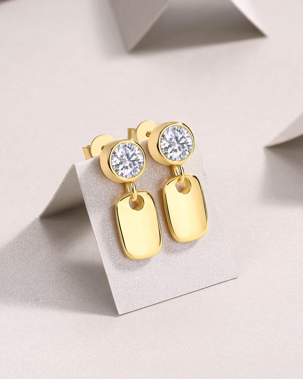 2 Carat Diamond Earrings – Timeless Elegance in Gold-Opreshyne