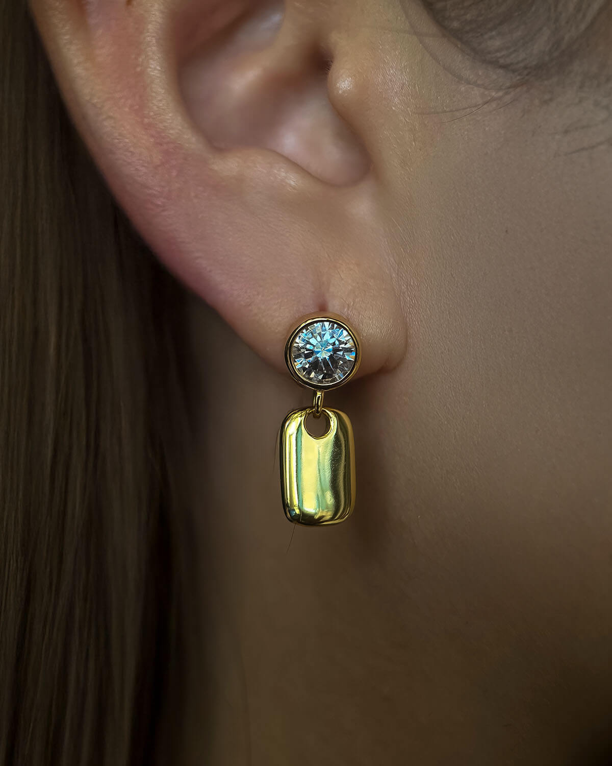 2 Carat Diamond Earrings – Timeless Elegance in Gold-Opreshyne