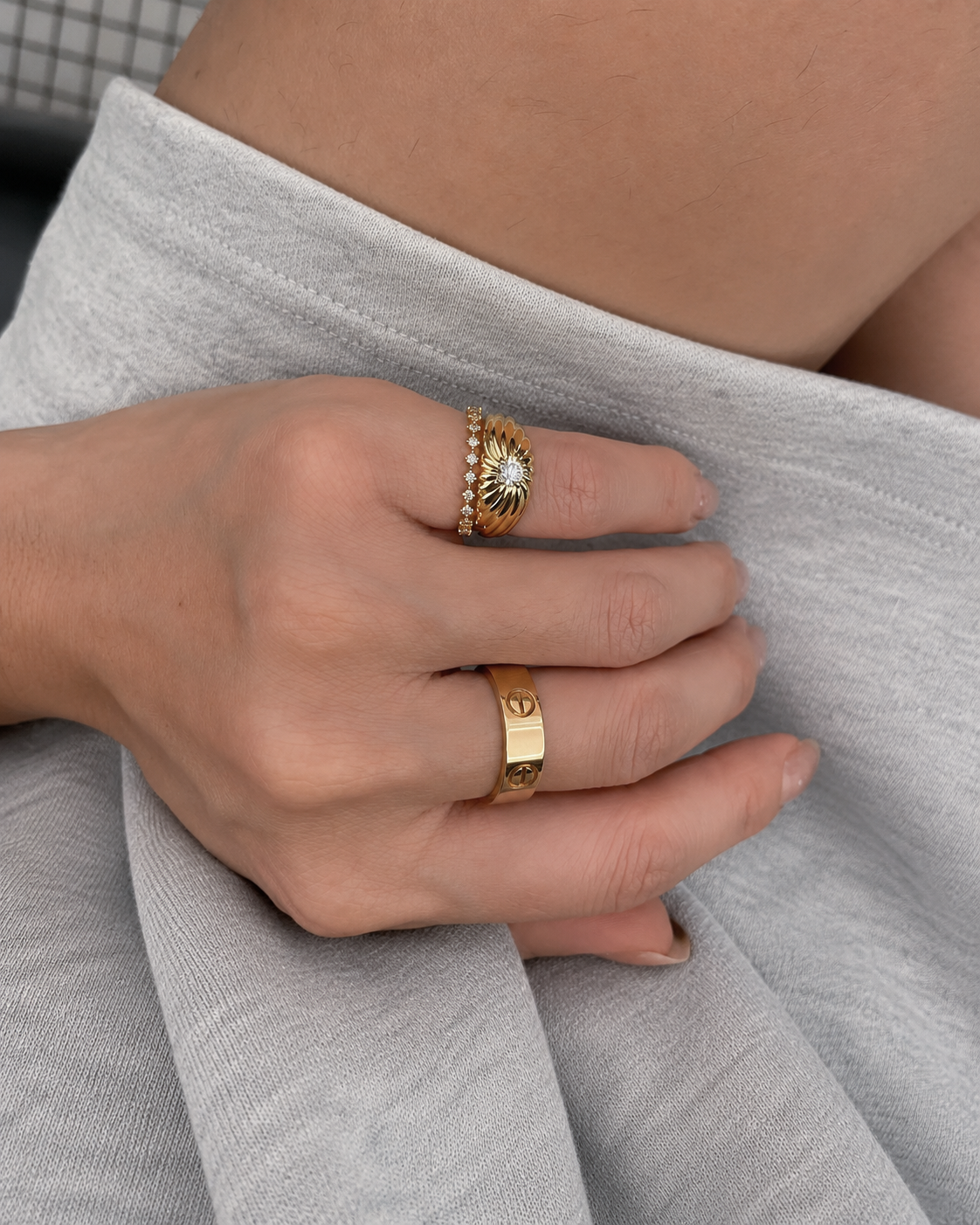 Solenne Fluted Round Diamond Ring