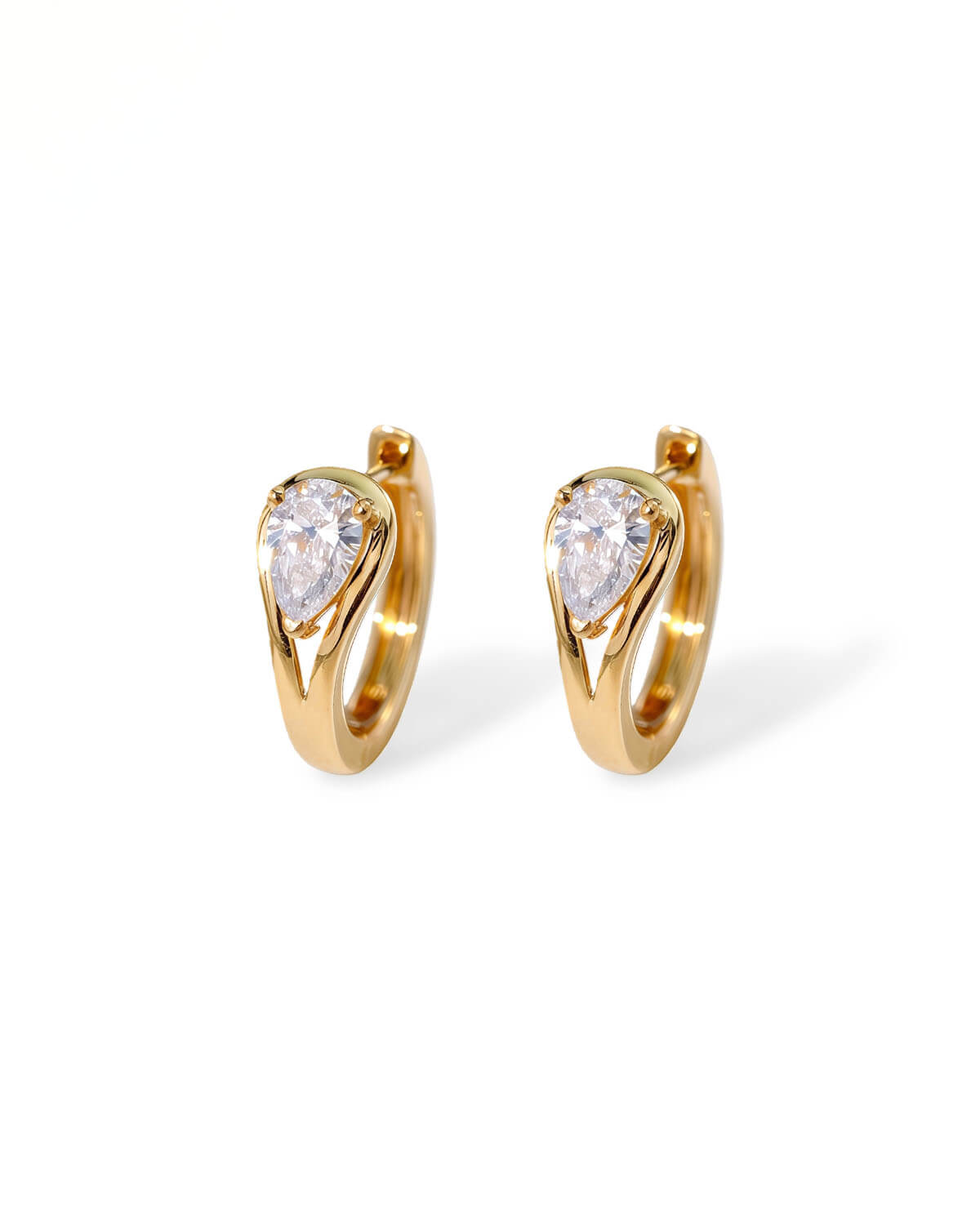 Vela Arc – Pear Diamond Hoop Earrings