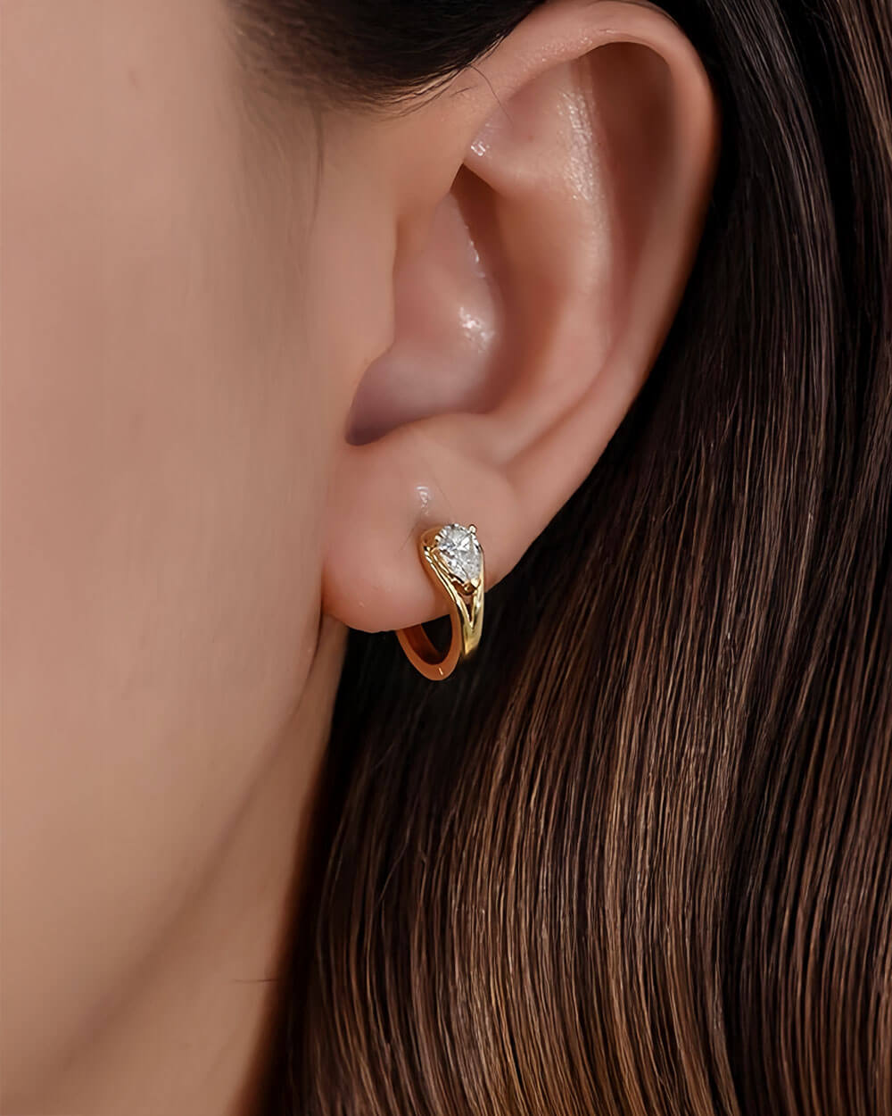 Vela Arc – Pear Diamond Hoop Earrings