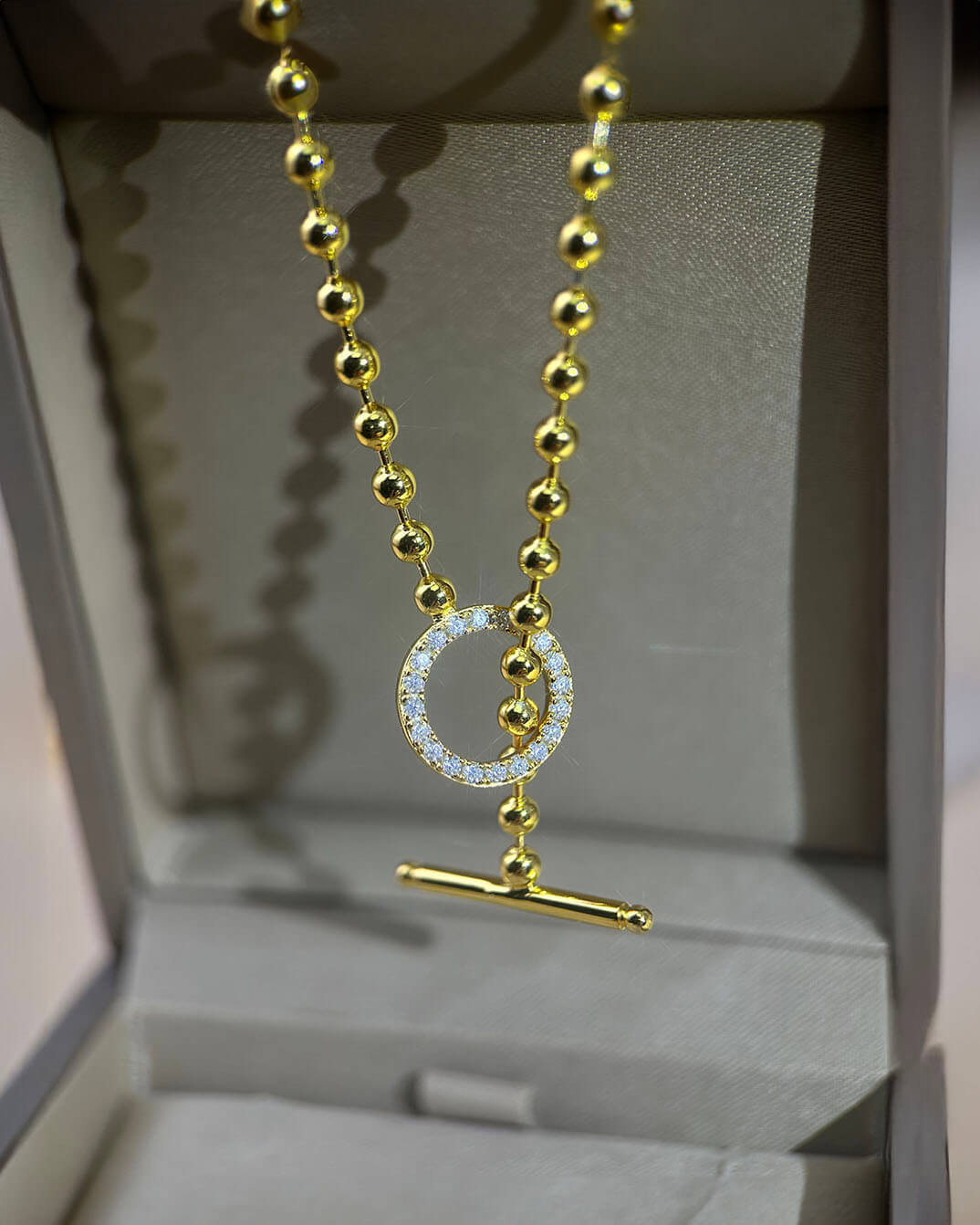 Diamond Necklace Gold with Toggle Clasp Design-Opreshyne