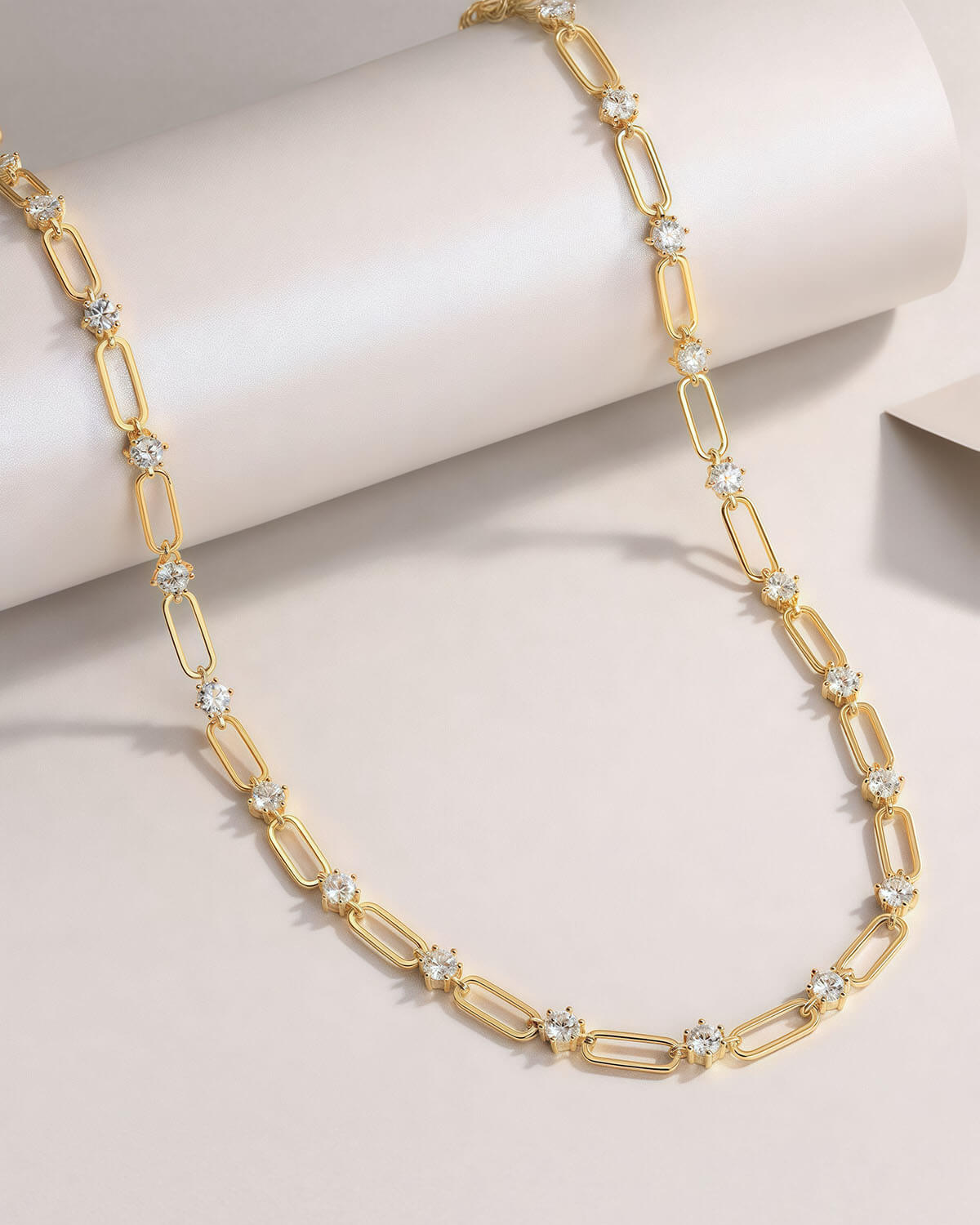 Diamond Necklaces for Women – Modern Chain Design-Opreshyne