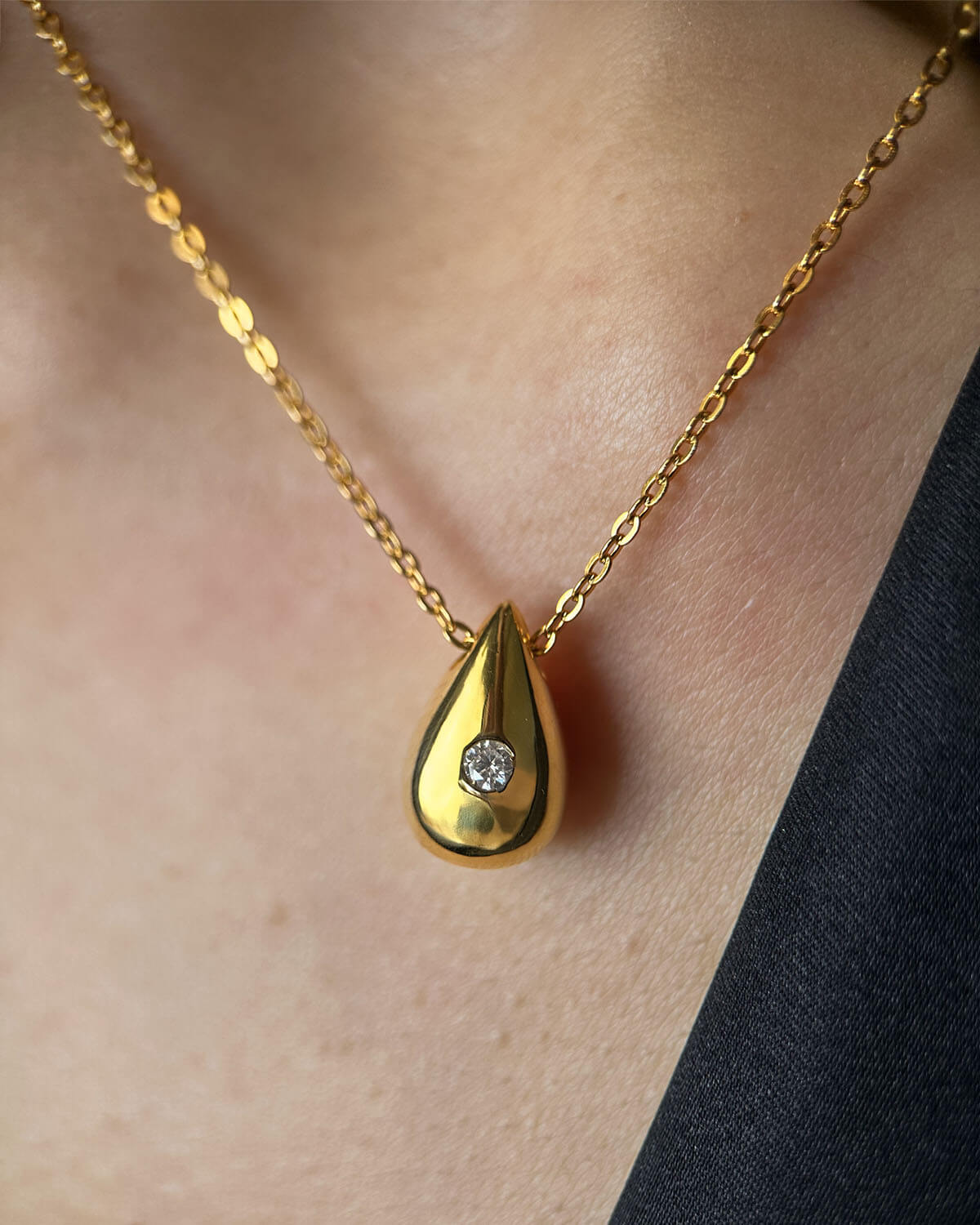 Diamond Pendant Necklace Gold – Waterdrop Moissanite Design-Opreshyne