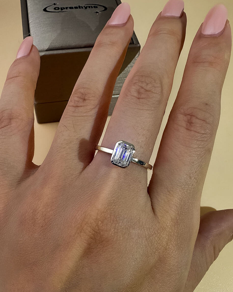 Emerald Cut Diamond Ring – Timeless Elegance for Daily Wear-Opreshyne