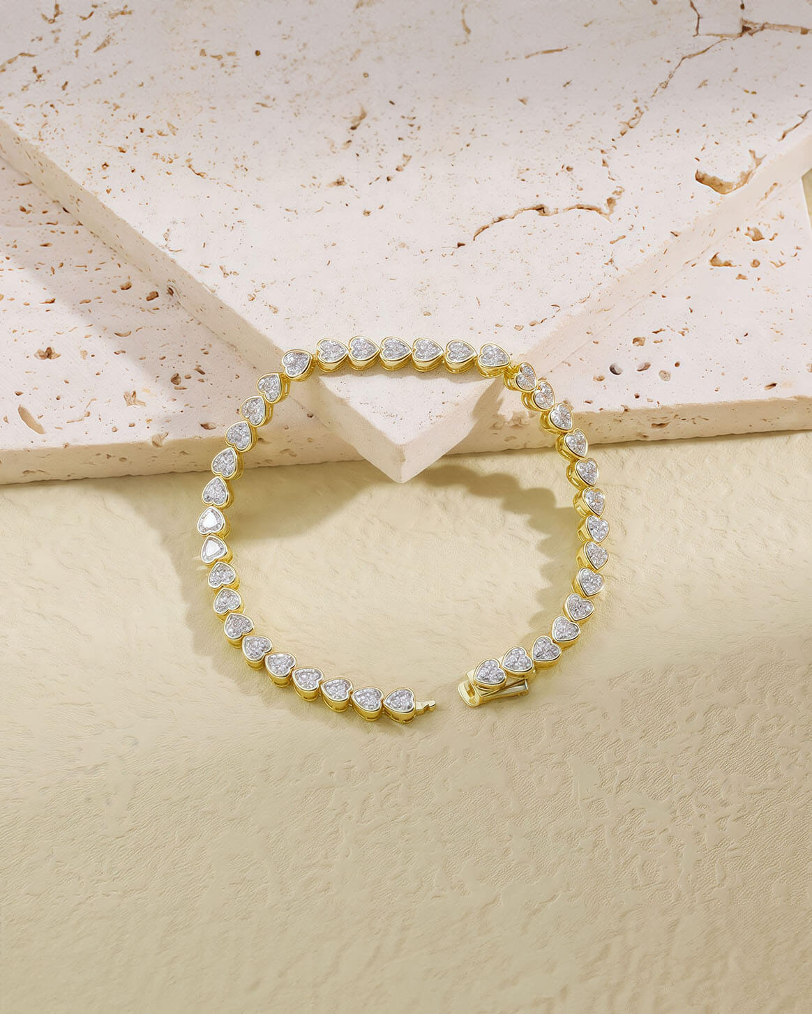 Heart-Shaped Moissanite Tennis Bracelet 4mm-Opreshyne