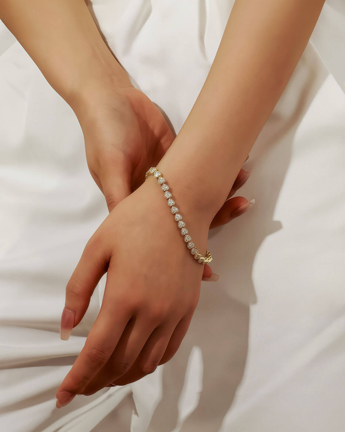 Heart-Shaped Moissanite Tennis Bracelet 4mm-Opreshyne