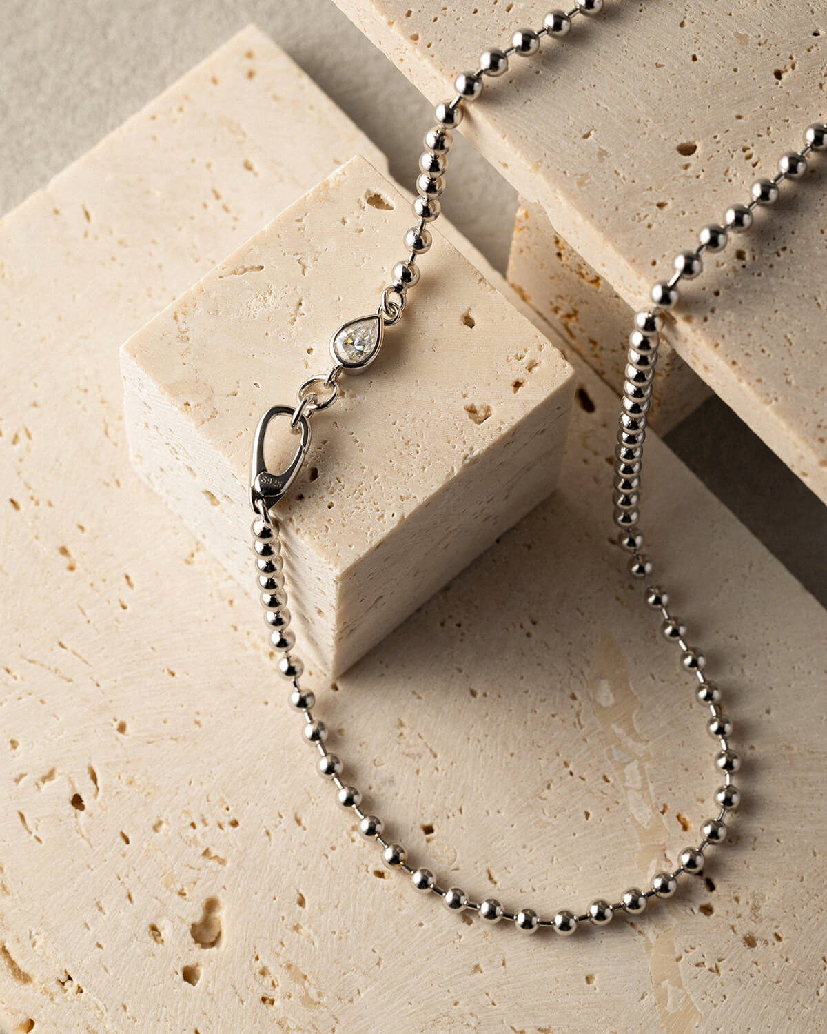 Lina Glow – Half Carat Beaded Necklace