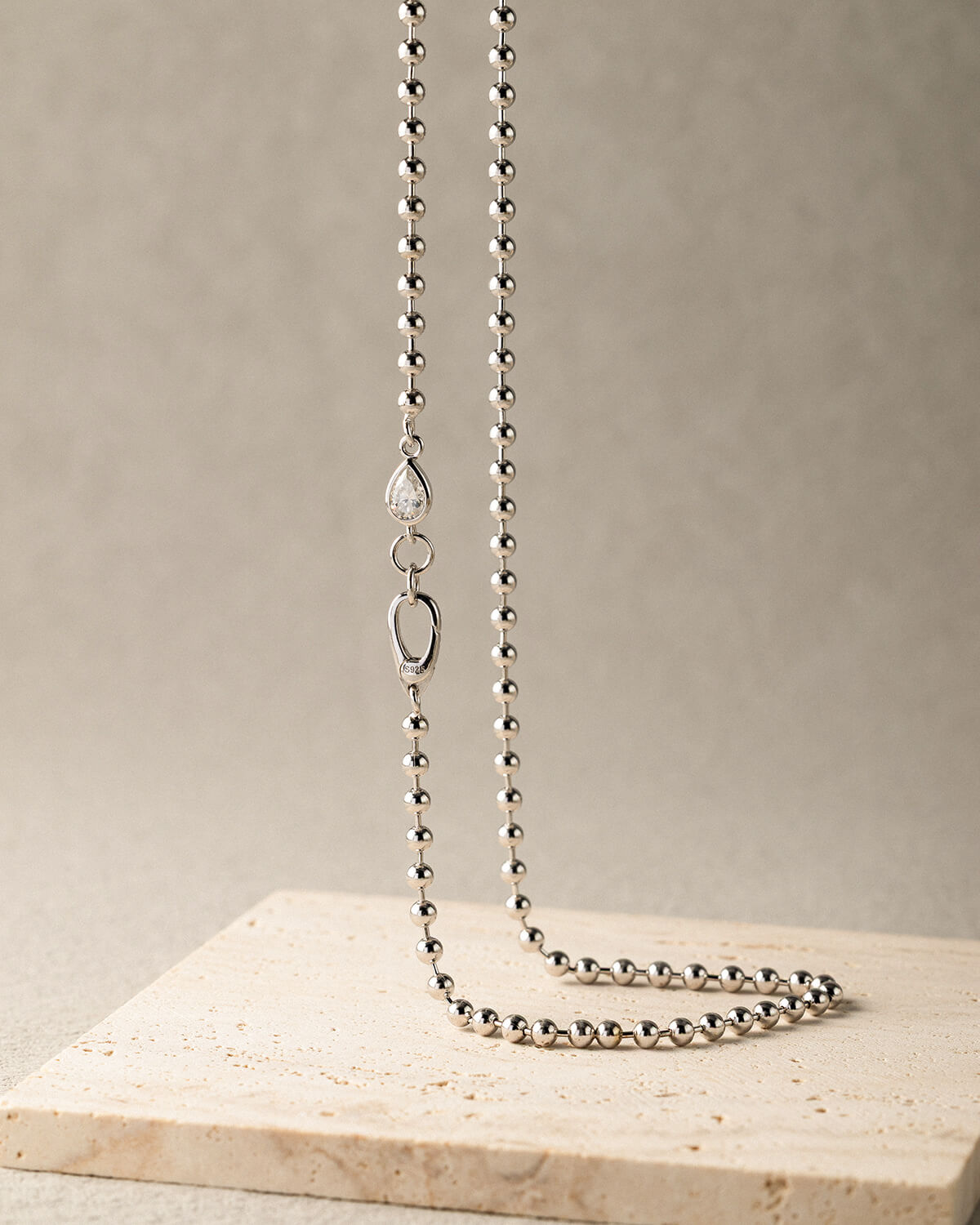 Lina Glow – Half Carat Beaded Necklace