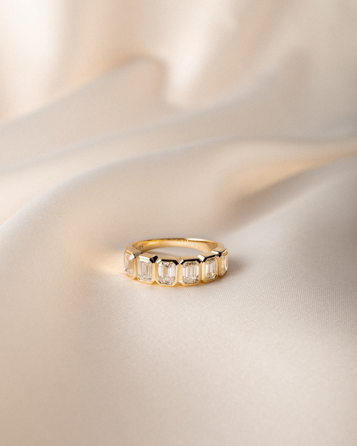 Elaris Emerald Diamond Band Ring