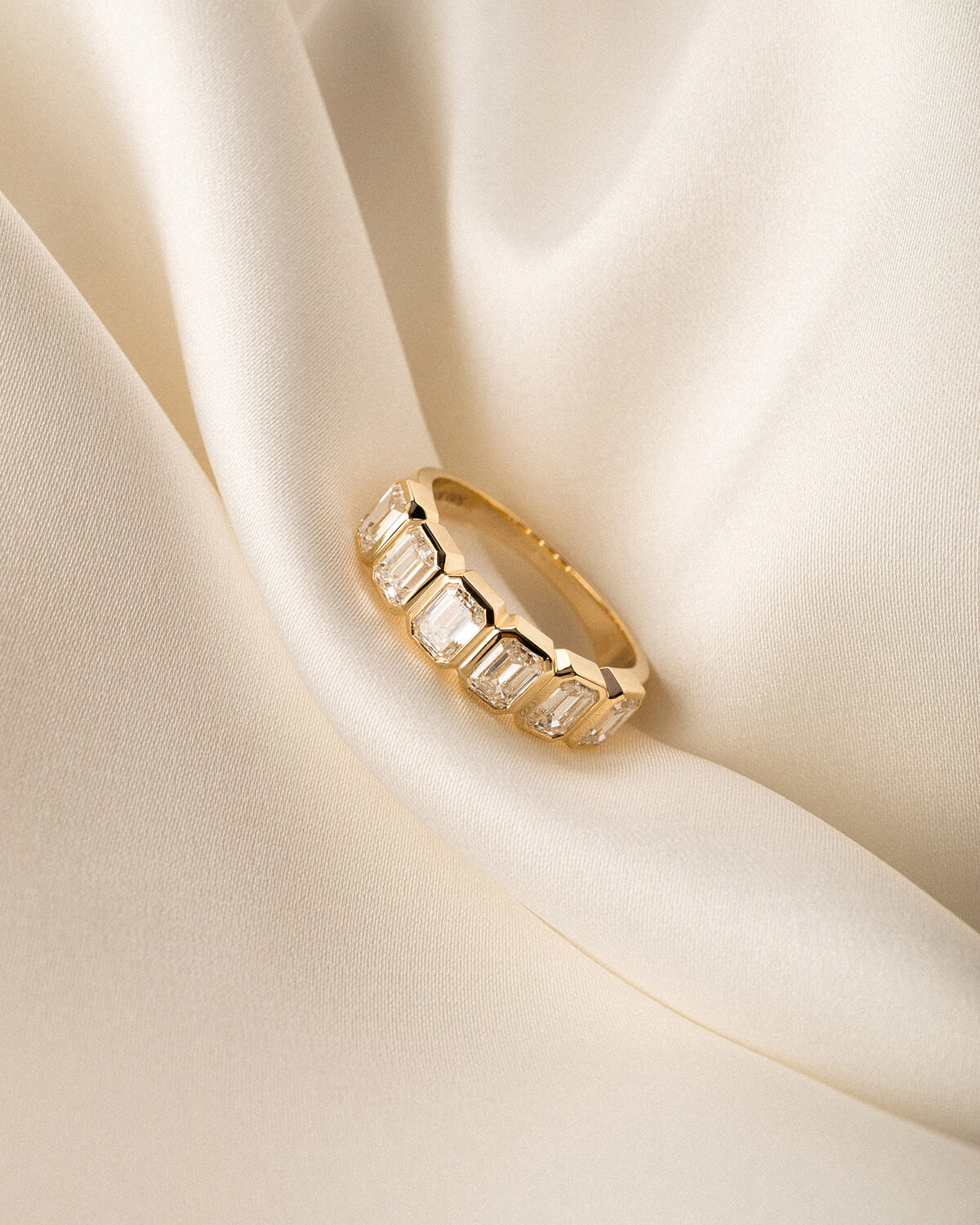 Elaris Emerald Diamond Band Ring