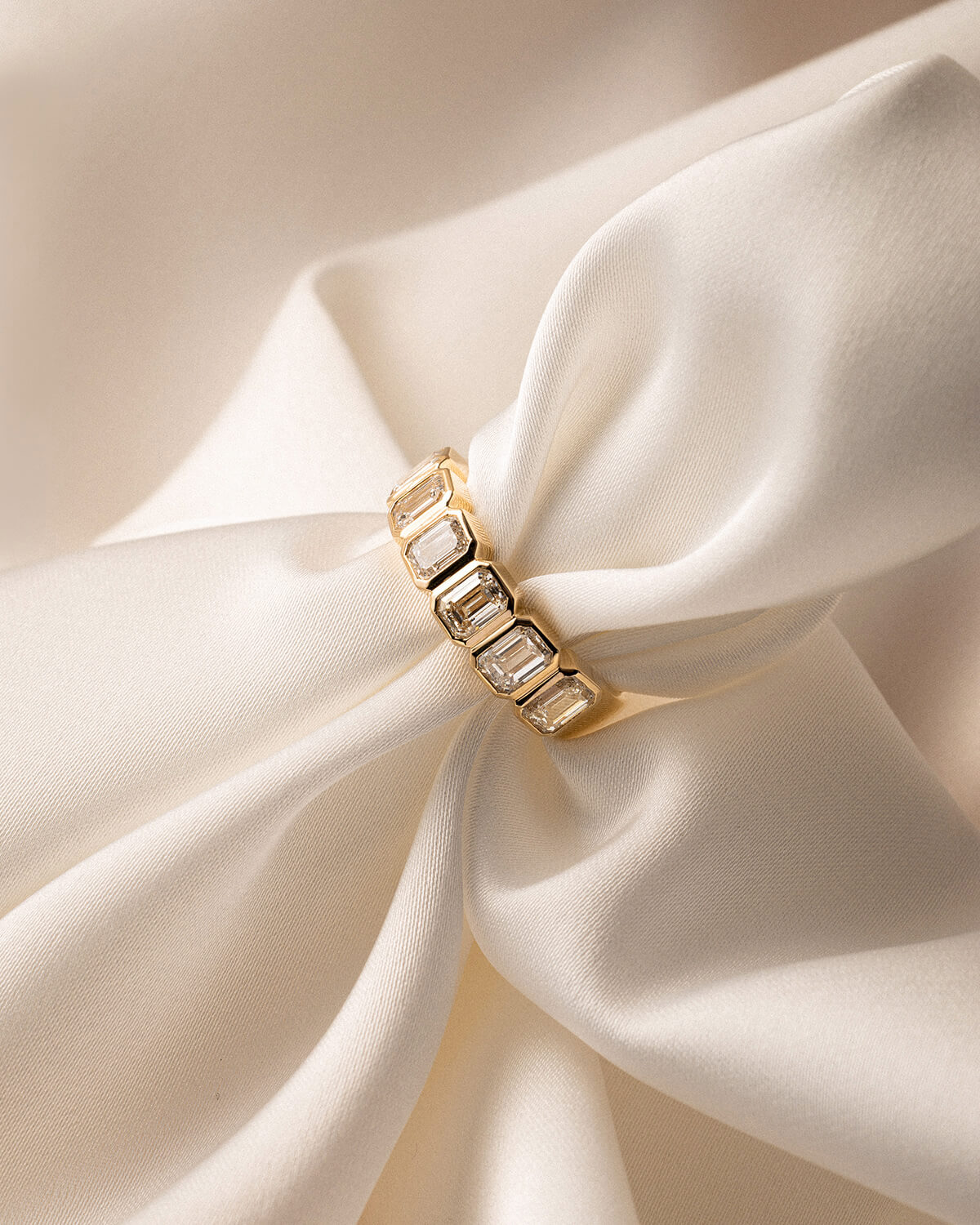 Elaris Emerald Diamond Band Ring