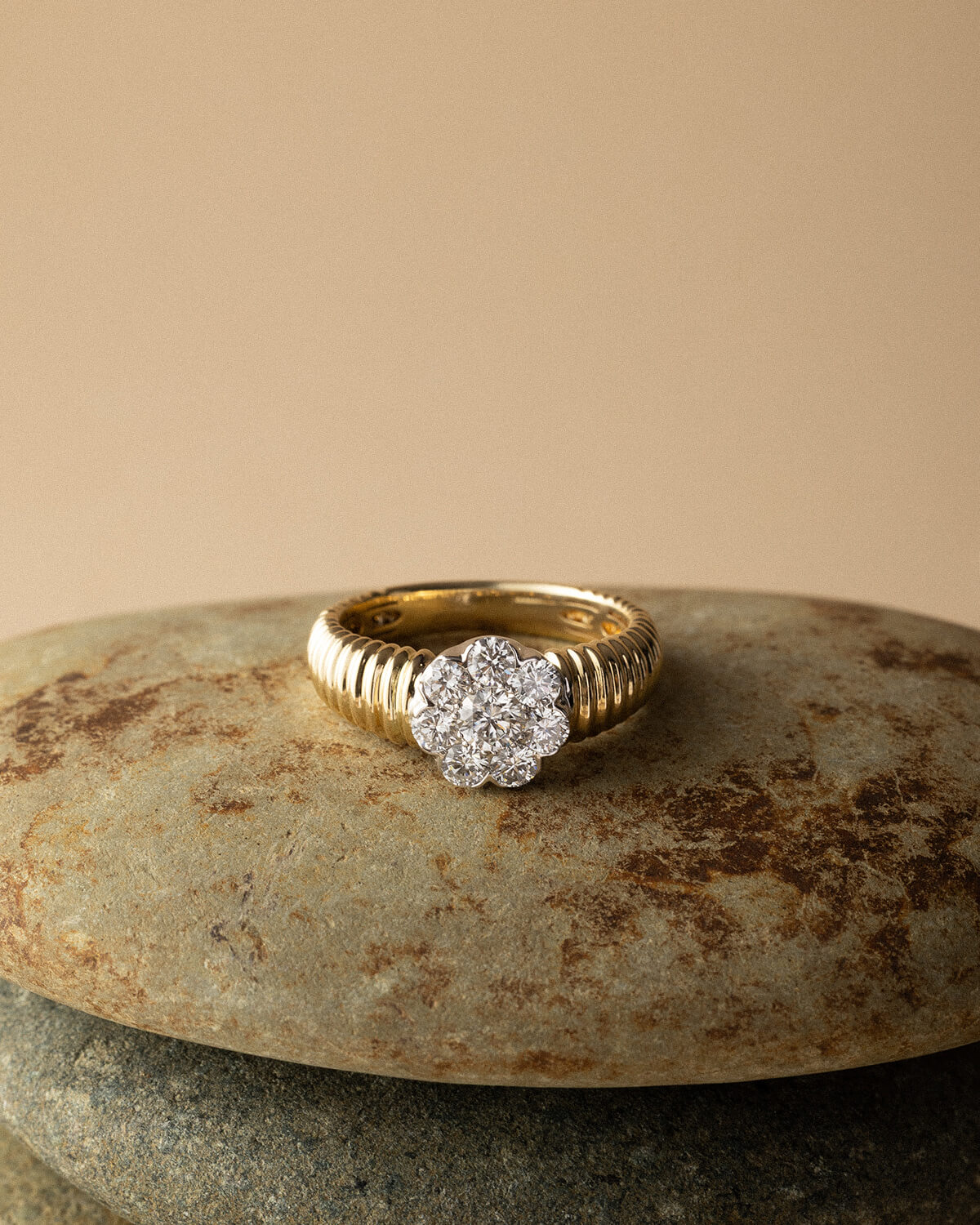 Aveline Bloom Lab Diamond Ribbed Ring