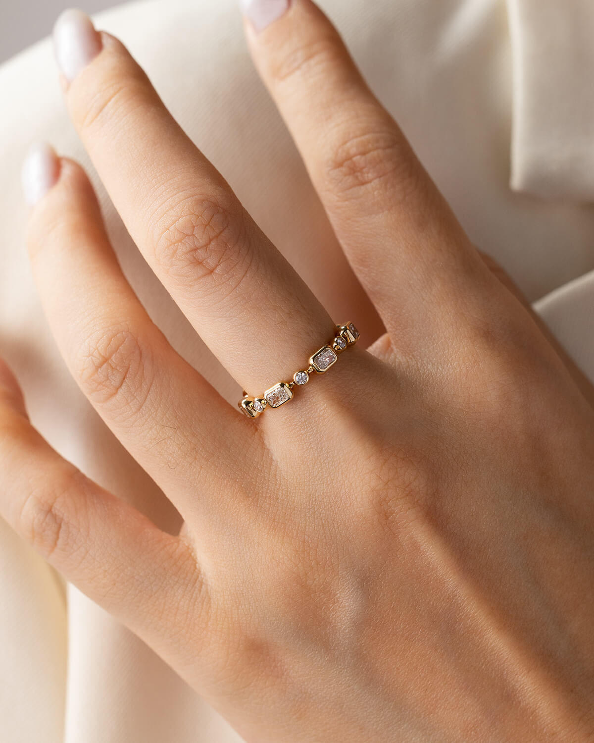 Rovelle Radiant & Round Diamond Link Ring