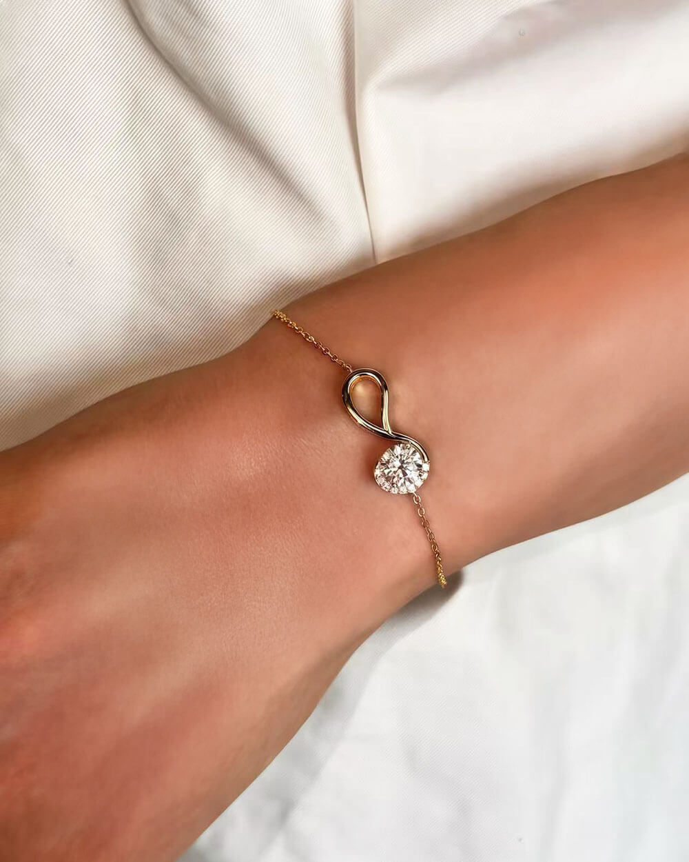 Eternal Bond – Infinity 1ct Diamond Bracelet