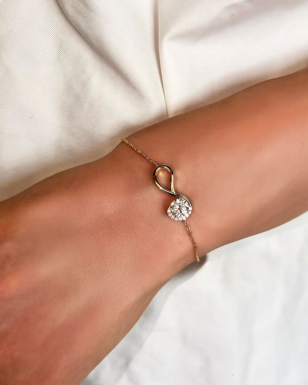Eternal Bond – Infinity 1ct Diamond Bracelet
