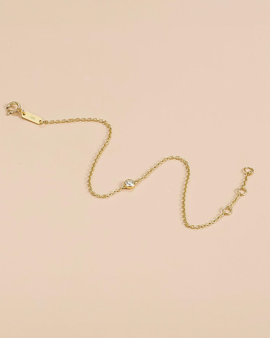Minimalist Gold and Diamond Bracelet with Single Stone-Opreshyne