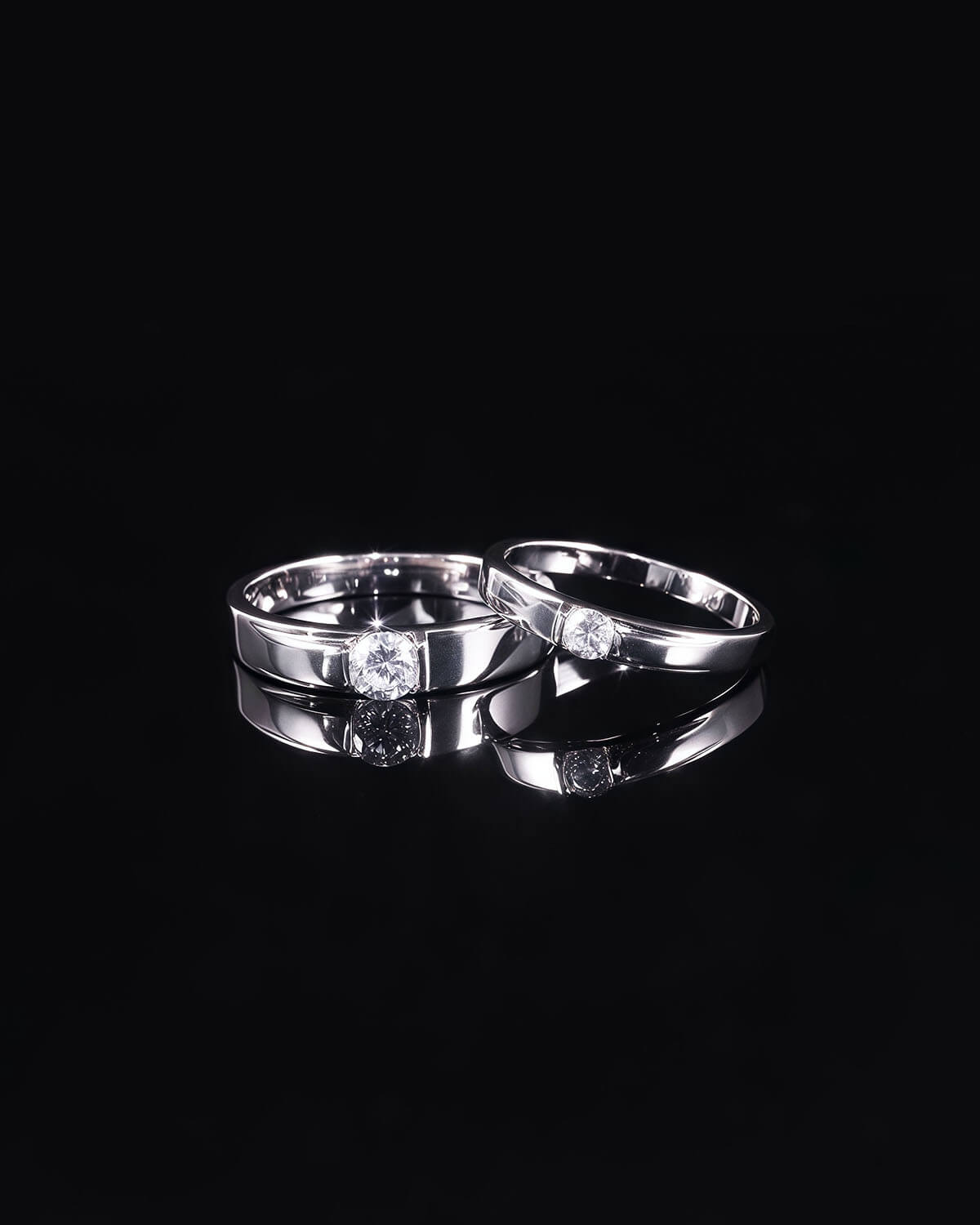 Liora Embrace – Minimalist Solitaire Diamond Ring