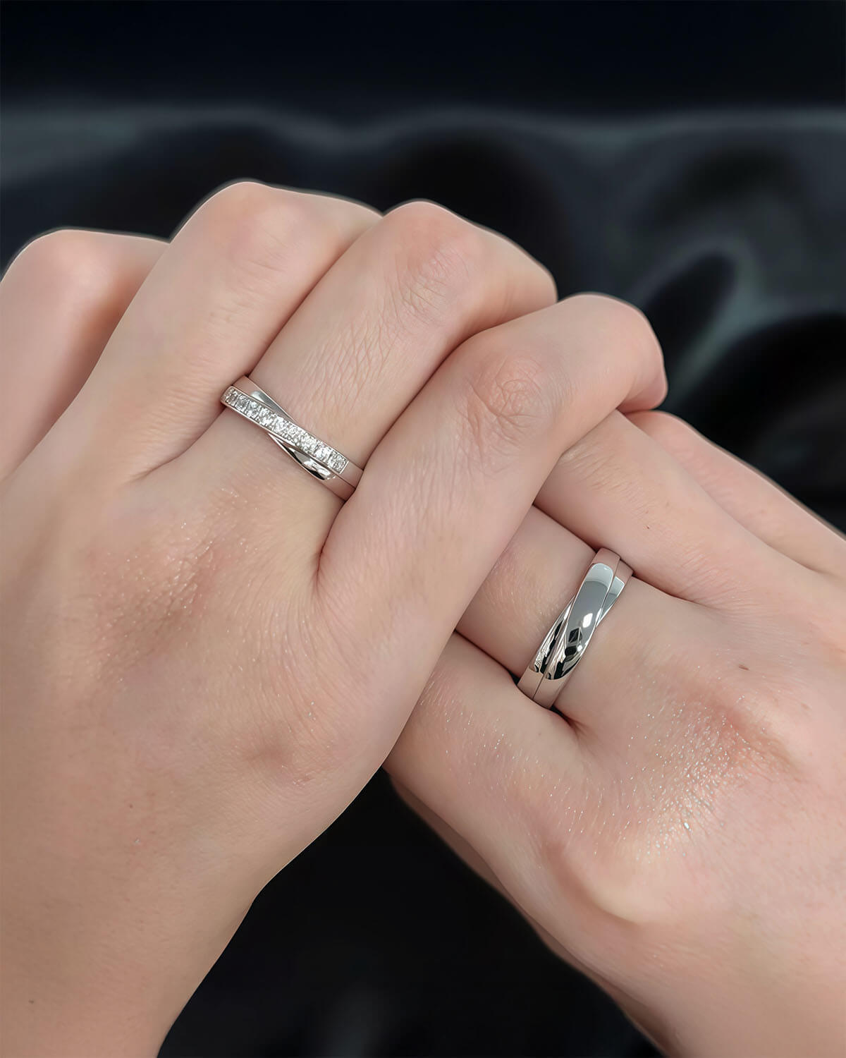 Interlace Glow – Crisscross Couple Rings