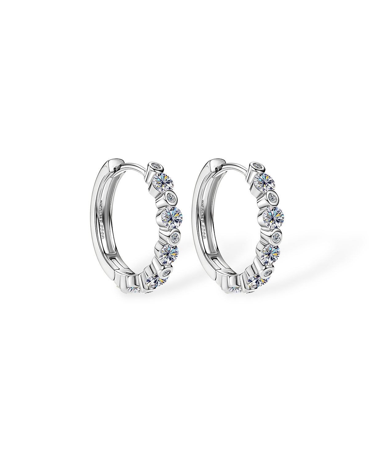 Solara Crest - Diamond Earrings with Moissanite