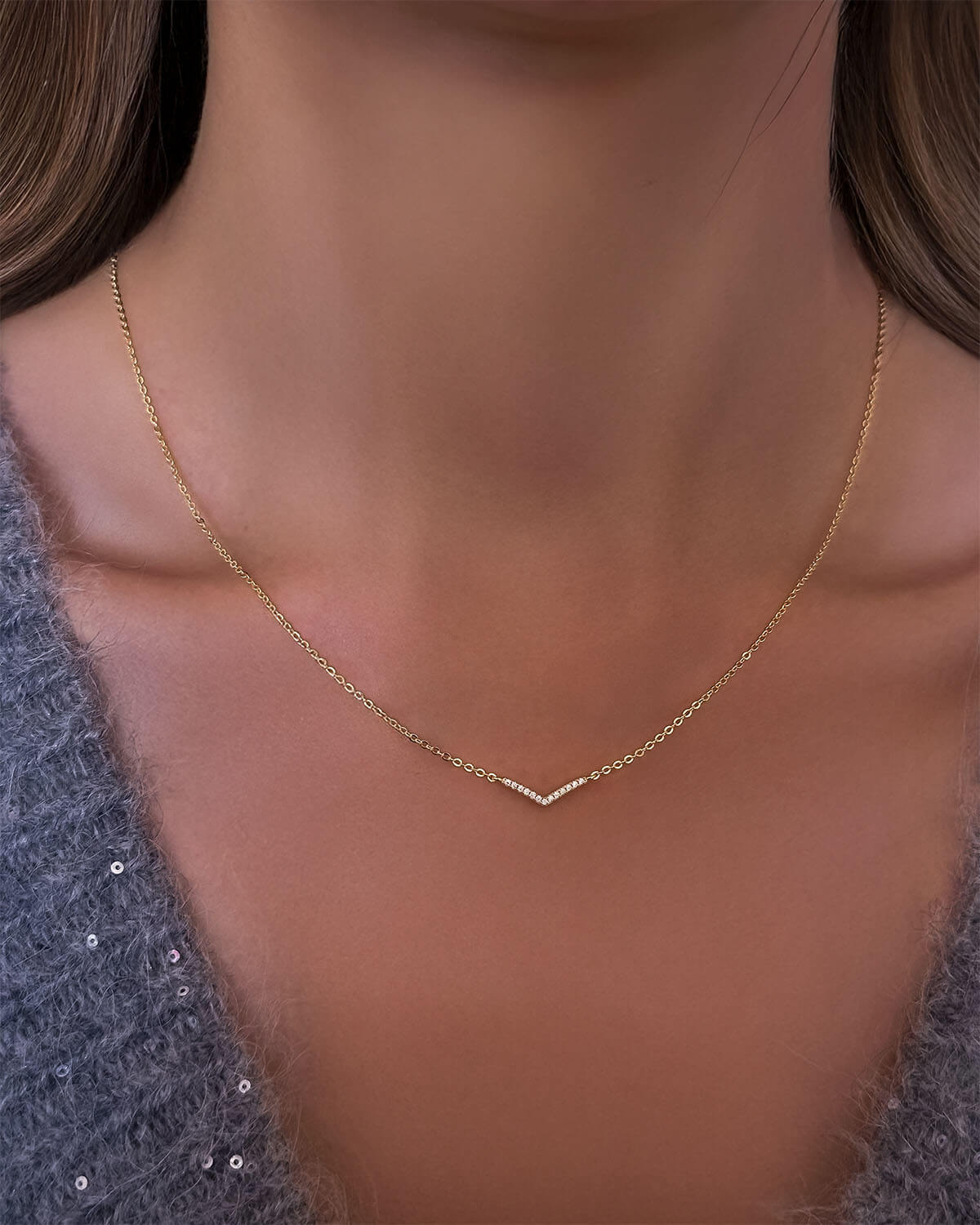 Vera Vibe – V Shaped Necklace-Opreshyne
