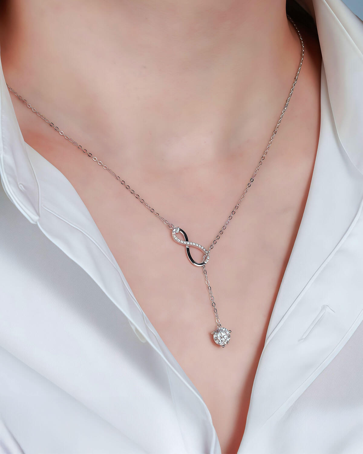 Infinity Glow – Long Pendant Necklace