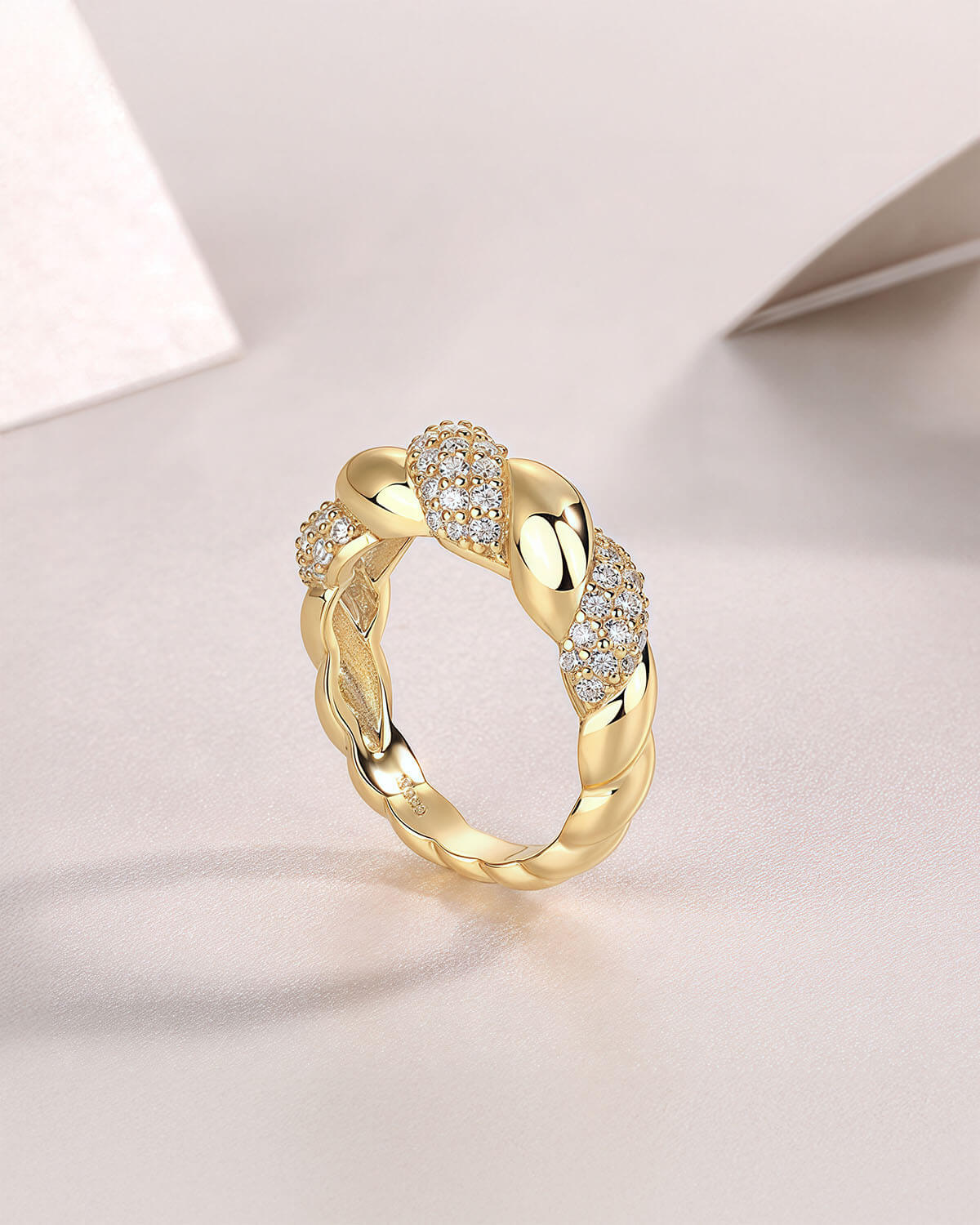 Luxe Twist – Diamond Ring Gold Ring