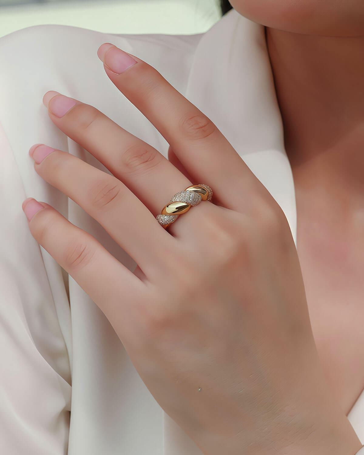 Luxe Twist – Diamond Ring Gold Ring