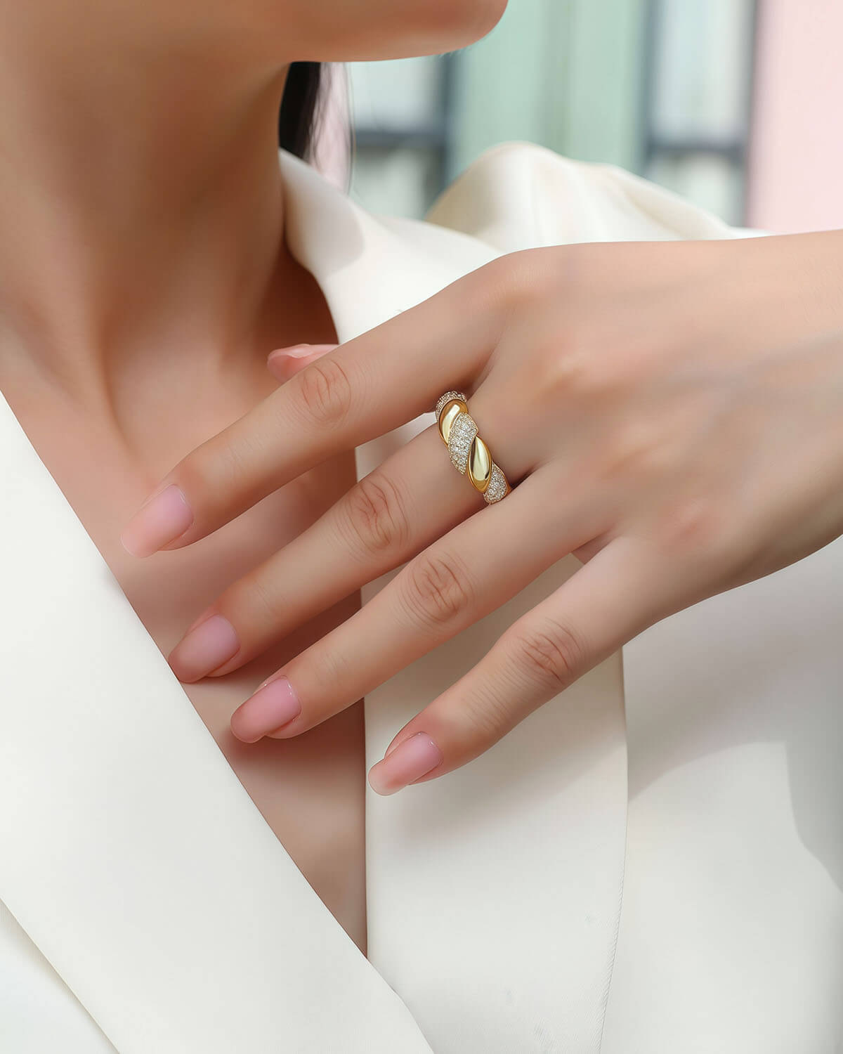 Luxe Twist – Diamond Ring Gold Ring