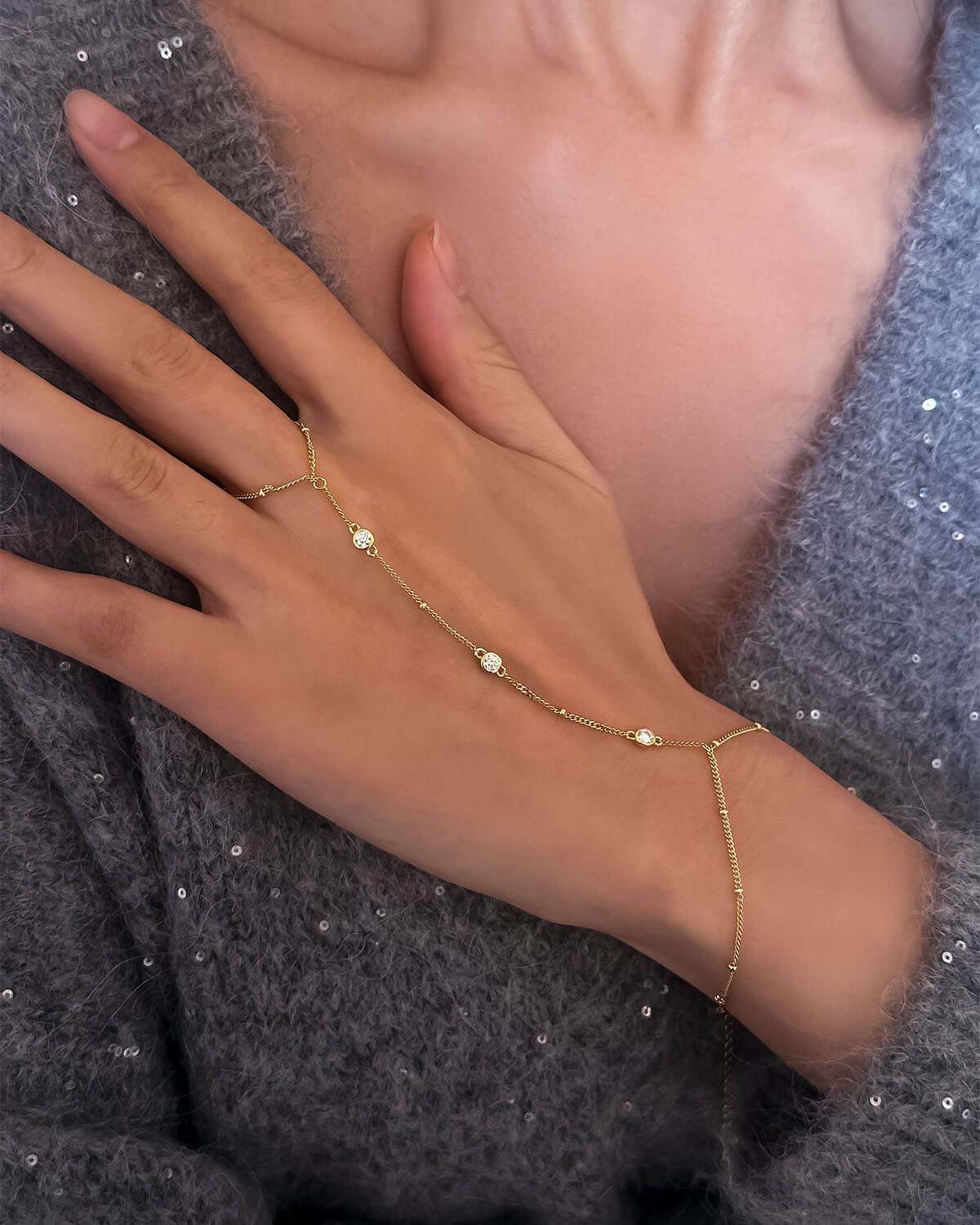 Celestial Link-Hand Chain-Opreshyne