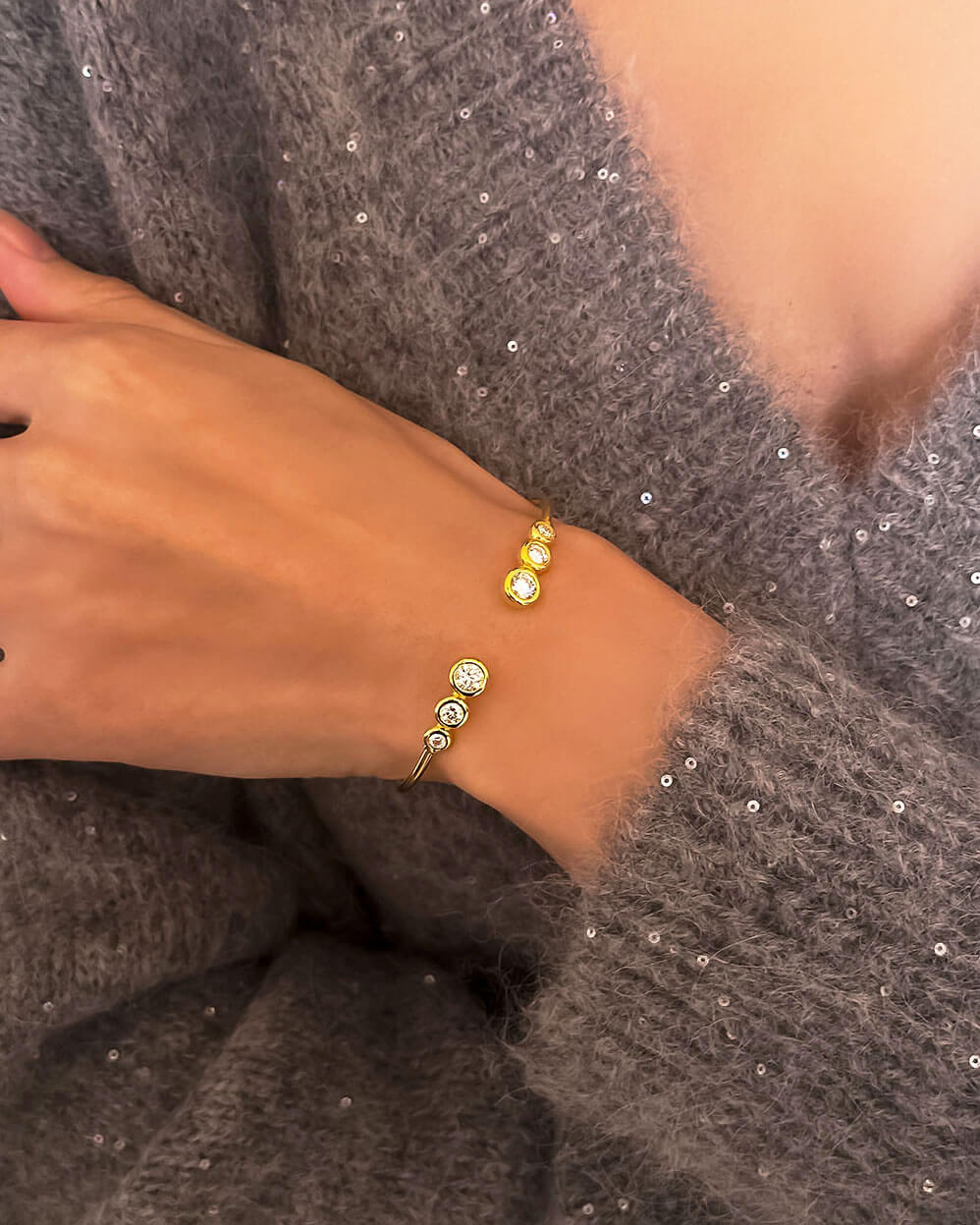 Luxe Orbit – Cuff Gold Bracelet-Opreshyne