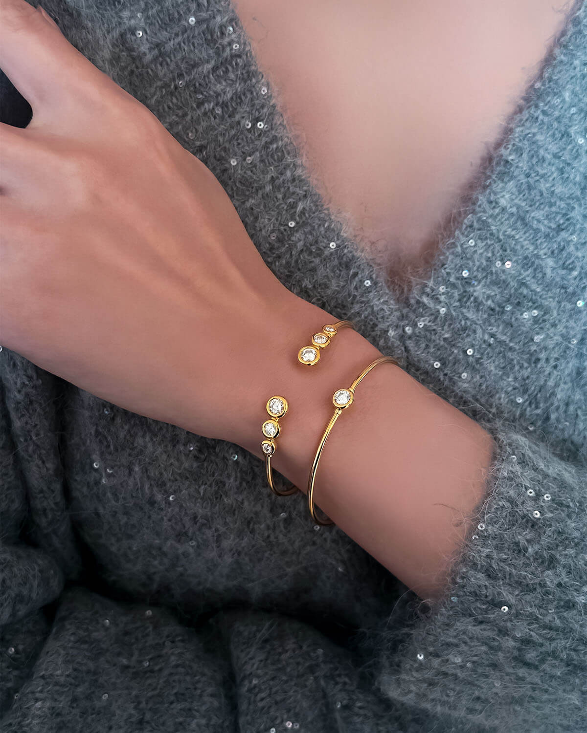 Luxe Orbit – Cuff Gold Bracelet-Opreshyne