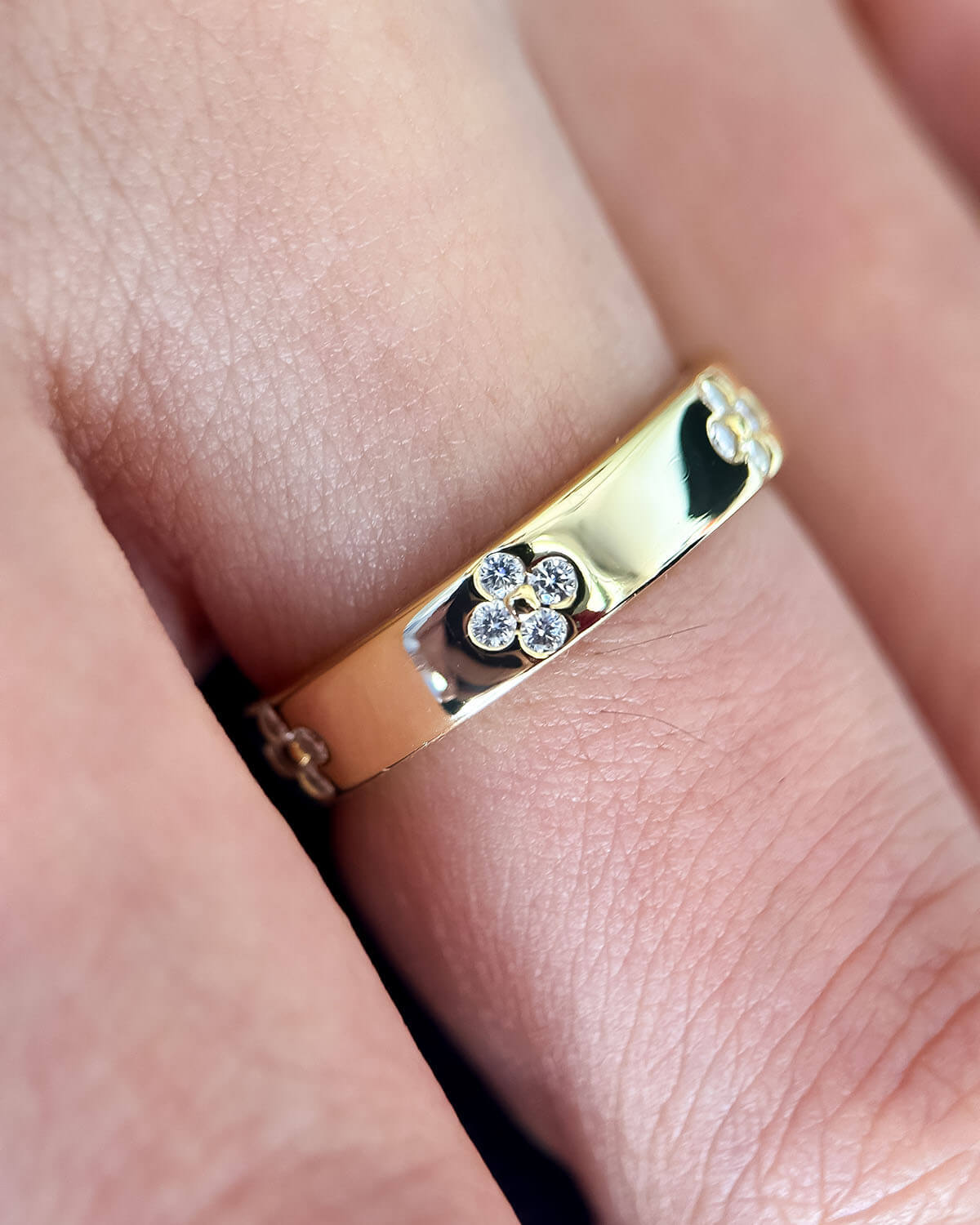 Clover Trace - Four Leaf Clover Design