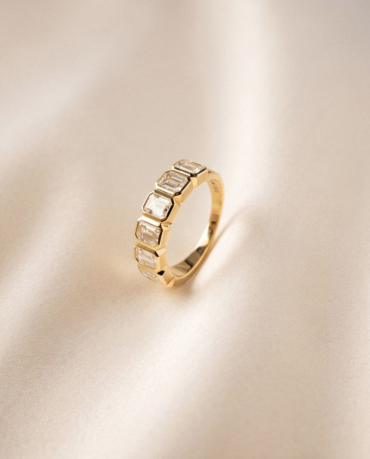 Elaris Emerald Diamond Band Ring