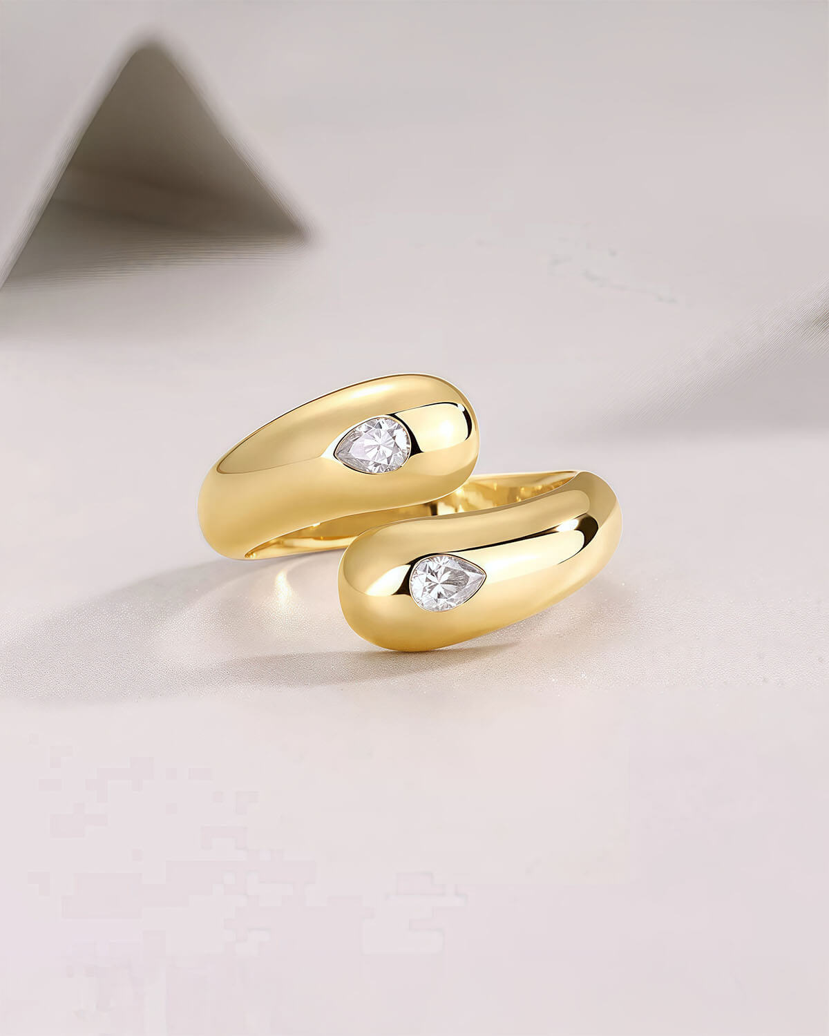 Twist Embrace – Pear Shape Diamond Ring