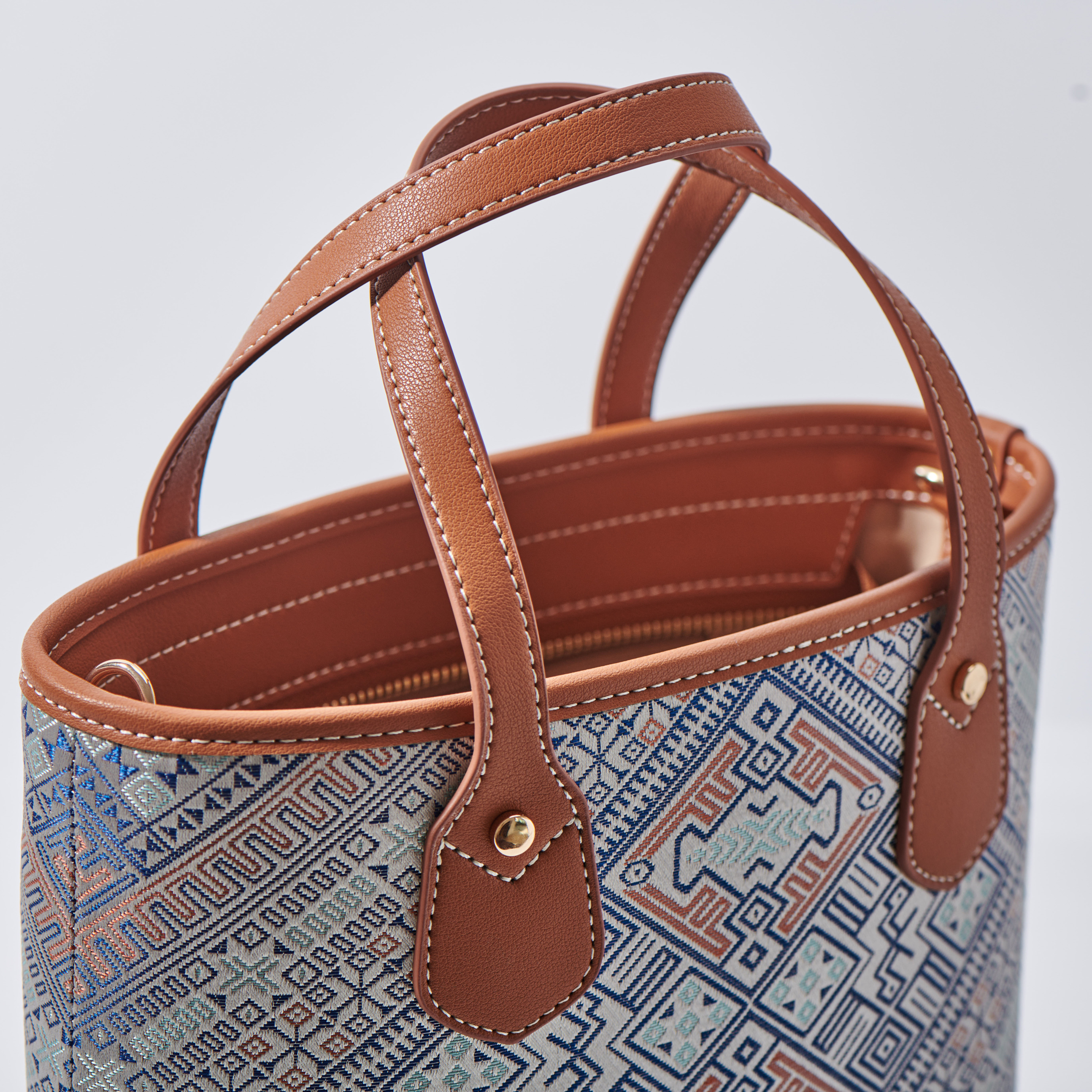 Medium Size Panda Embroidery Handmade Brocade Pattern Fanshion Handbag