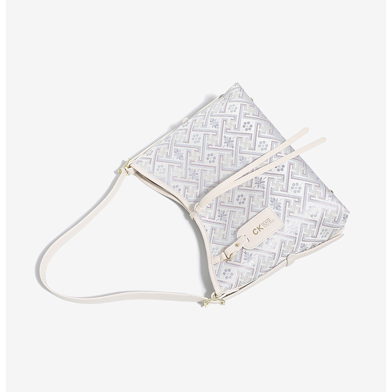 Fashion Embroidery Large Size Handmade Brocade Patter Shoulder Bag