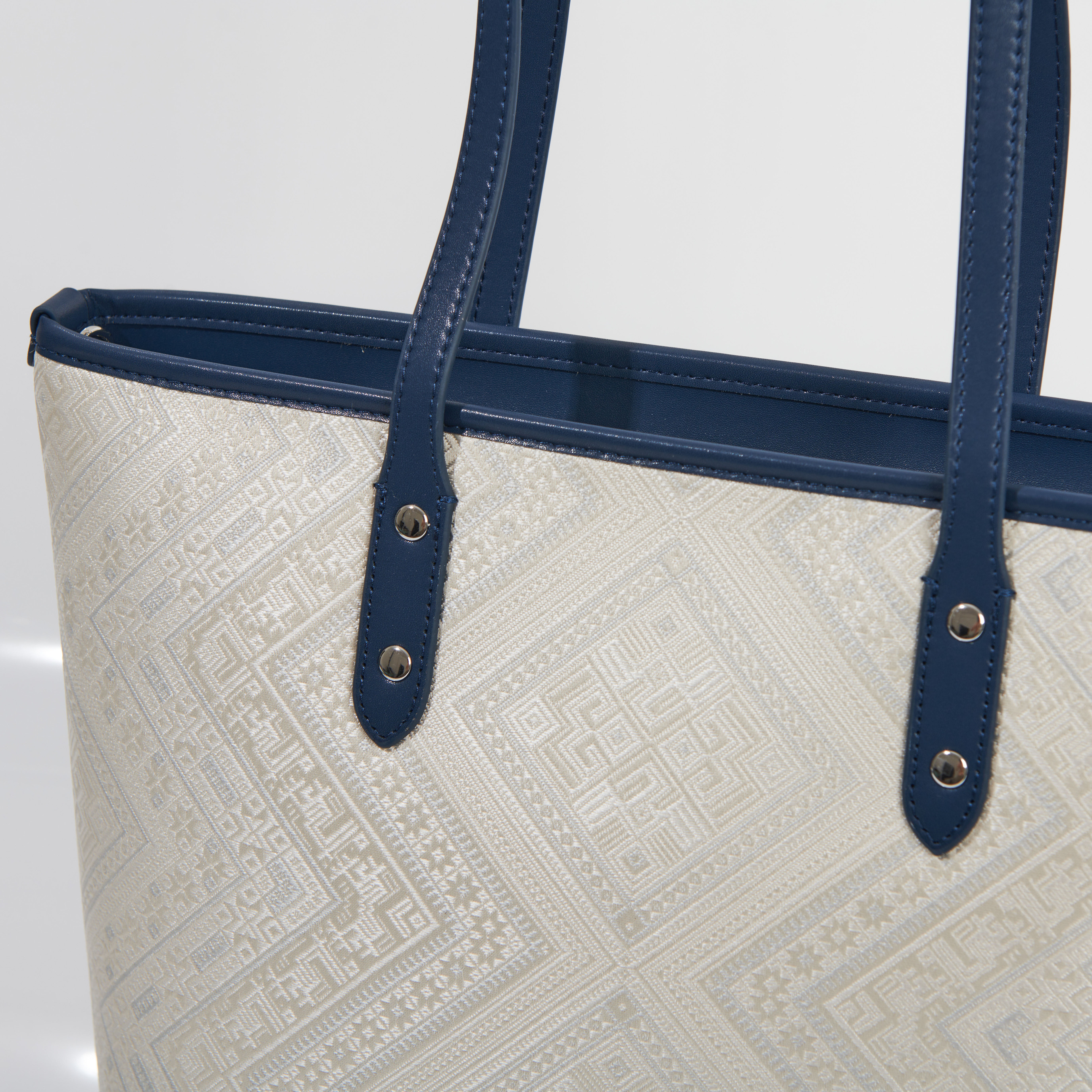 Large Capacity 2 in 1 Embroidery Handmade Brocade Pattern Vintage Daily Tote Bag