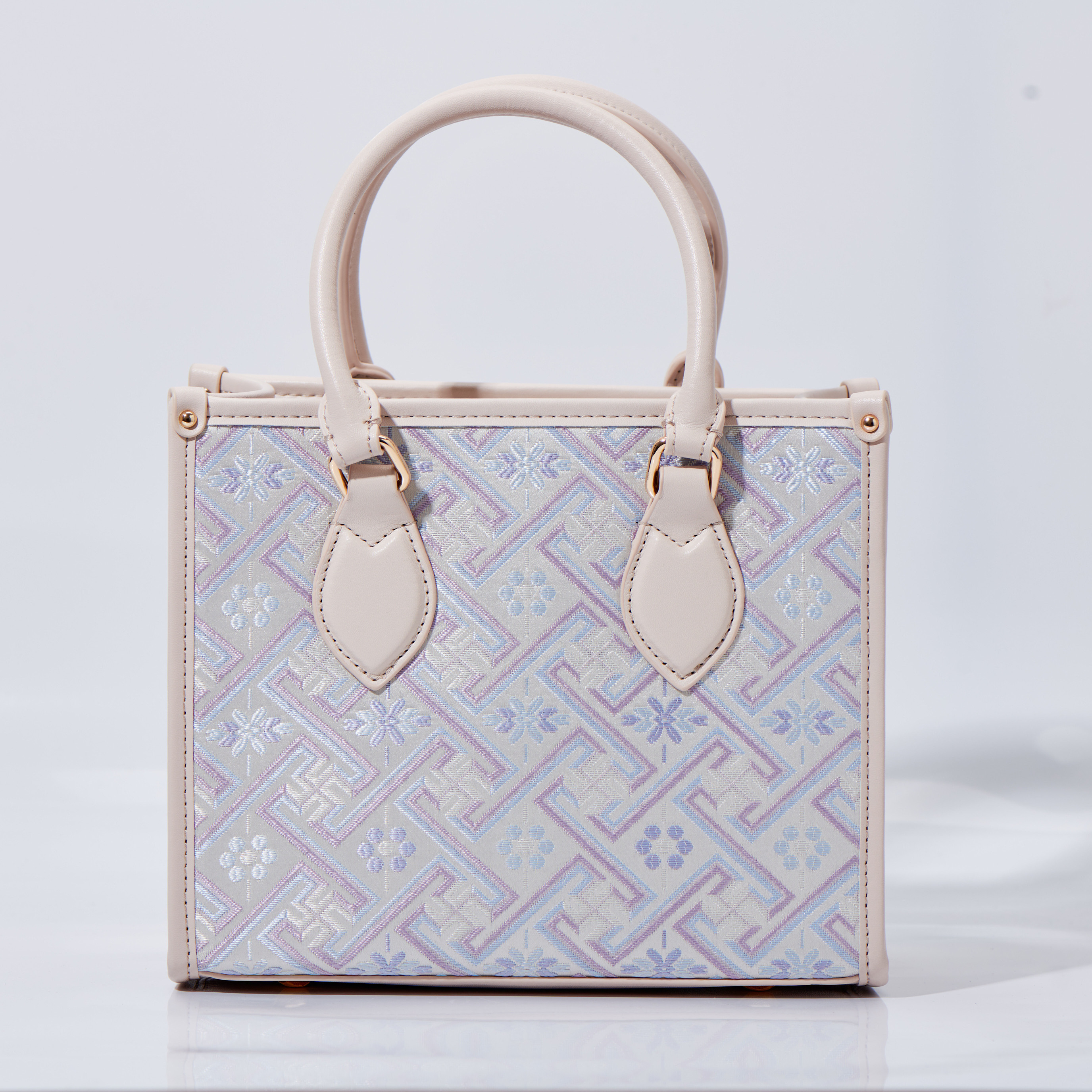 Elegant Medium Size Large Capacity Embroidery Handwoven Zhuang Pattern Handag