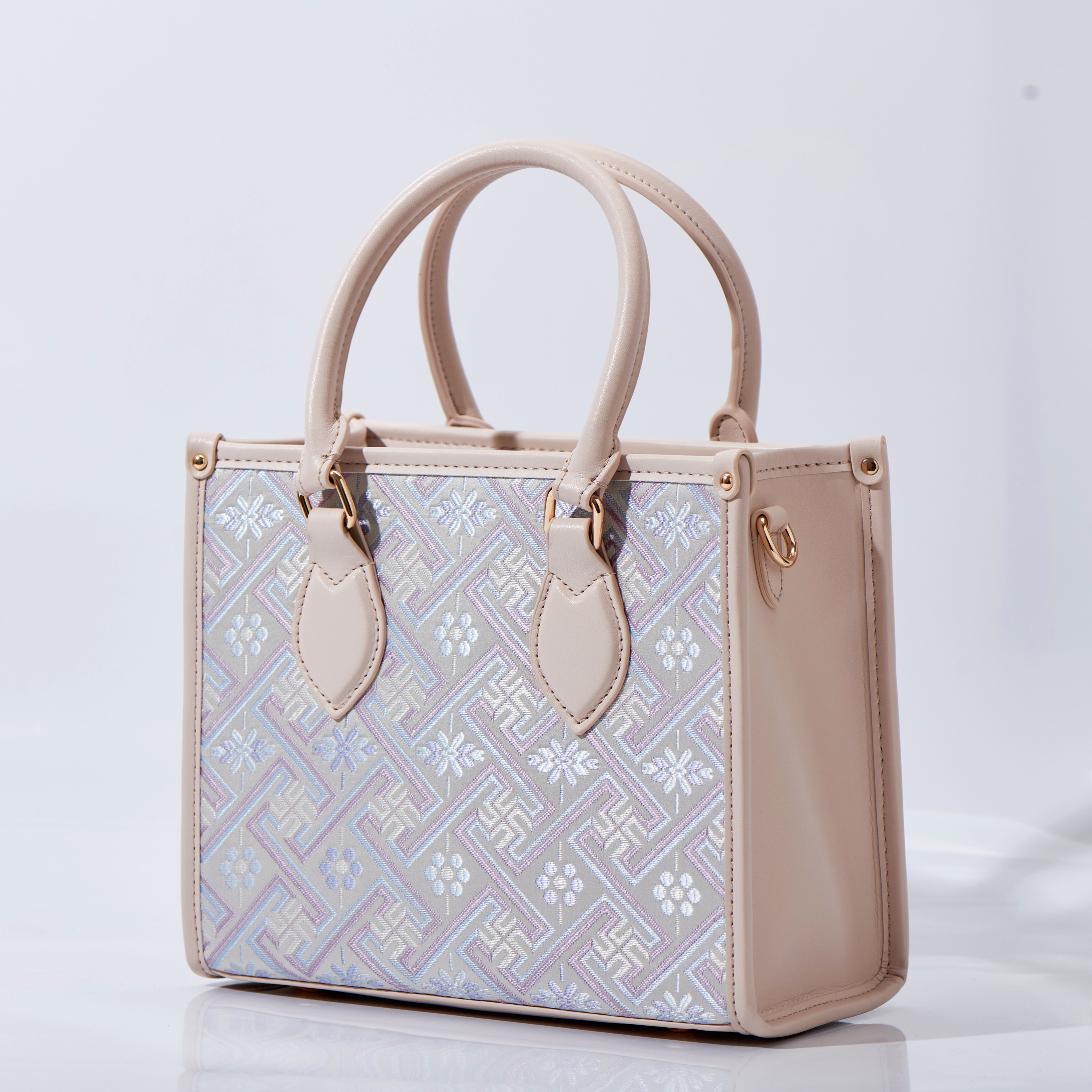 Elegant Medium Size Large Capacity Embroidery Handwoven Zhuang Pattern Handag