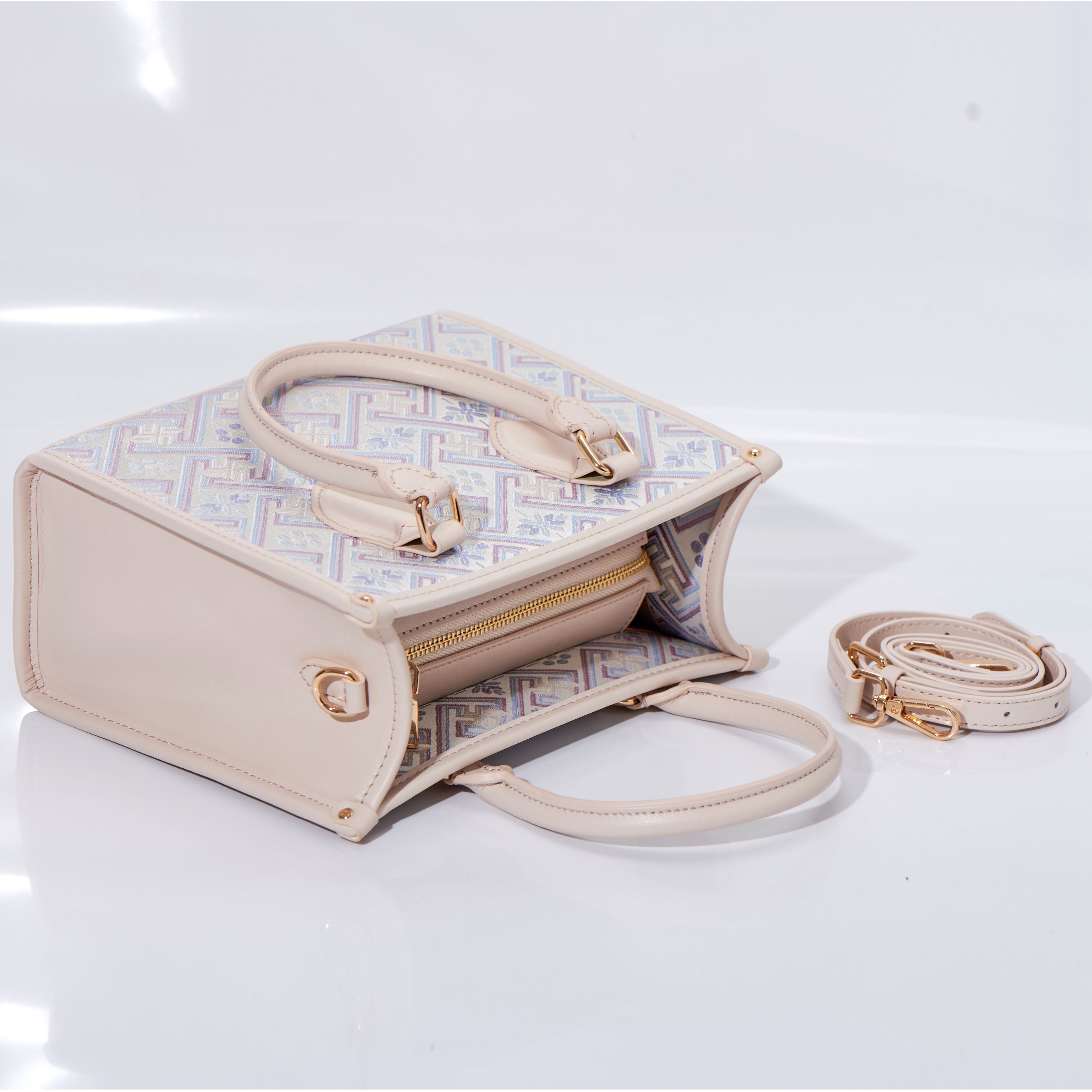 Elegant Medium Size Large Capacity Embroidery Handwoven Zhuang Pattern Handag