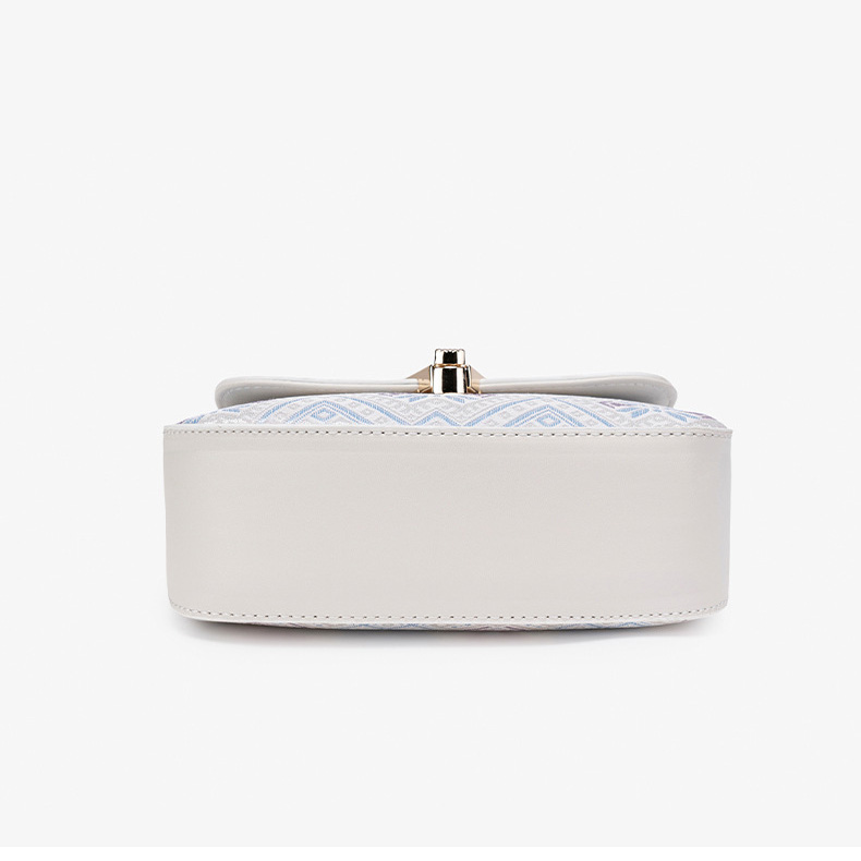Metal Strap Cute Embroidery Small Size Handwoven Zhuang Pattern Modern Daily Shoulder Bag
