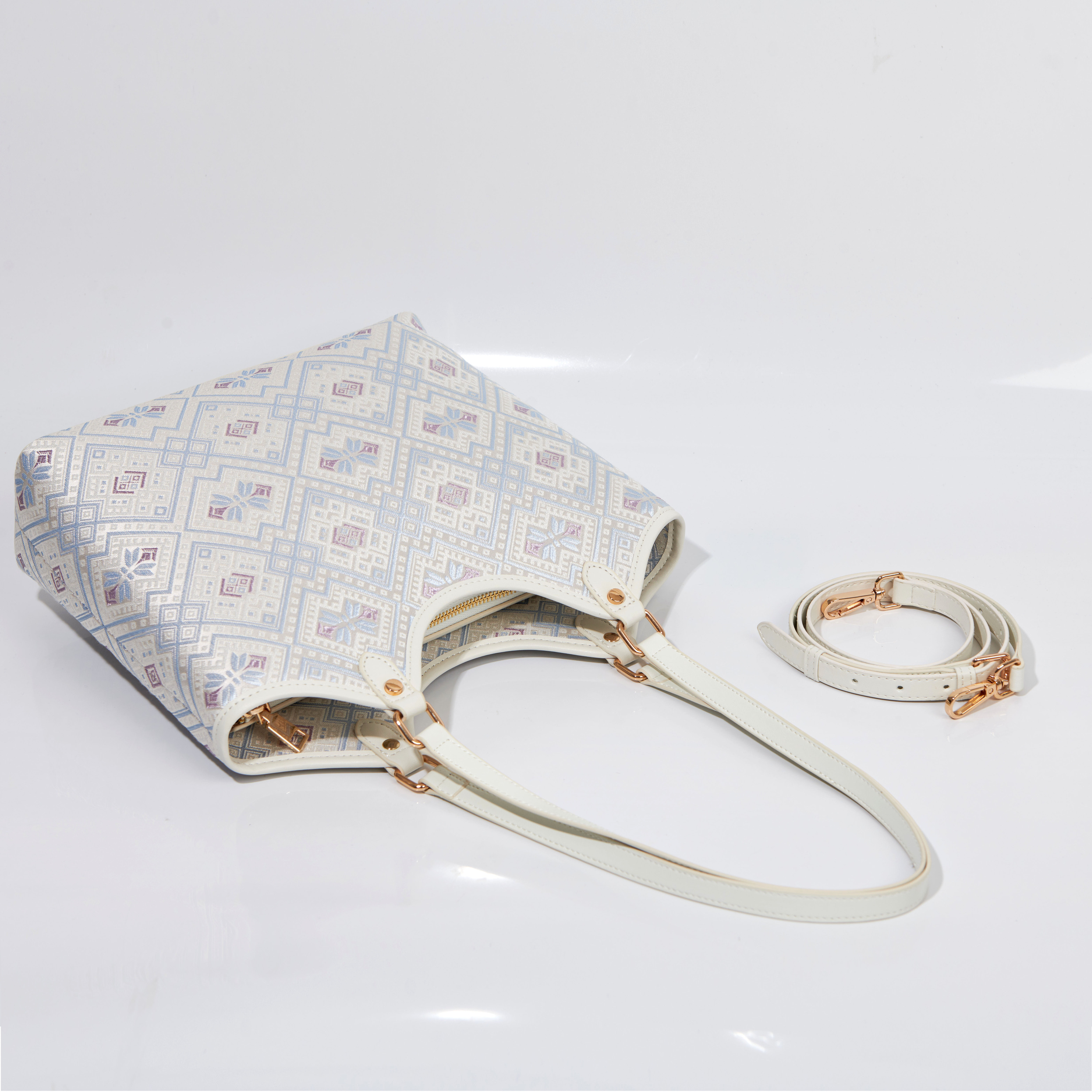 Light Weight Embroidery Large Size Handwoven Zhuang Pattern Modern Daily Tote Bag