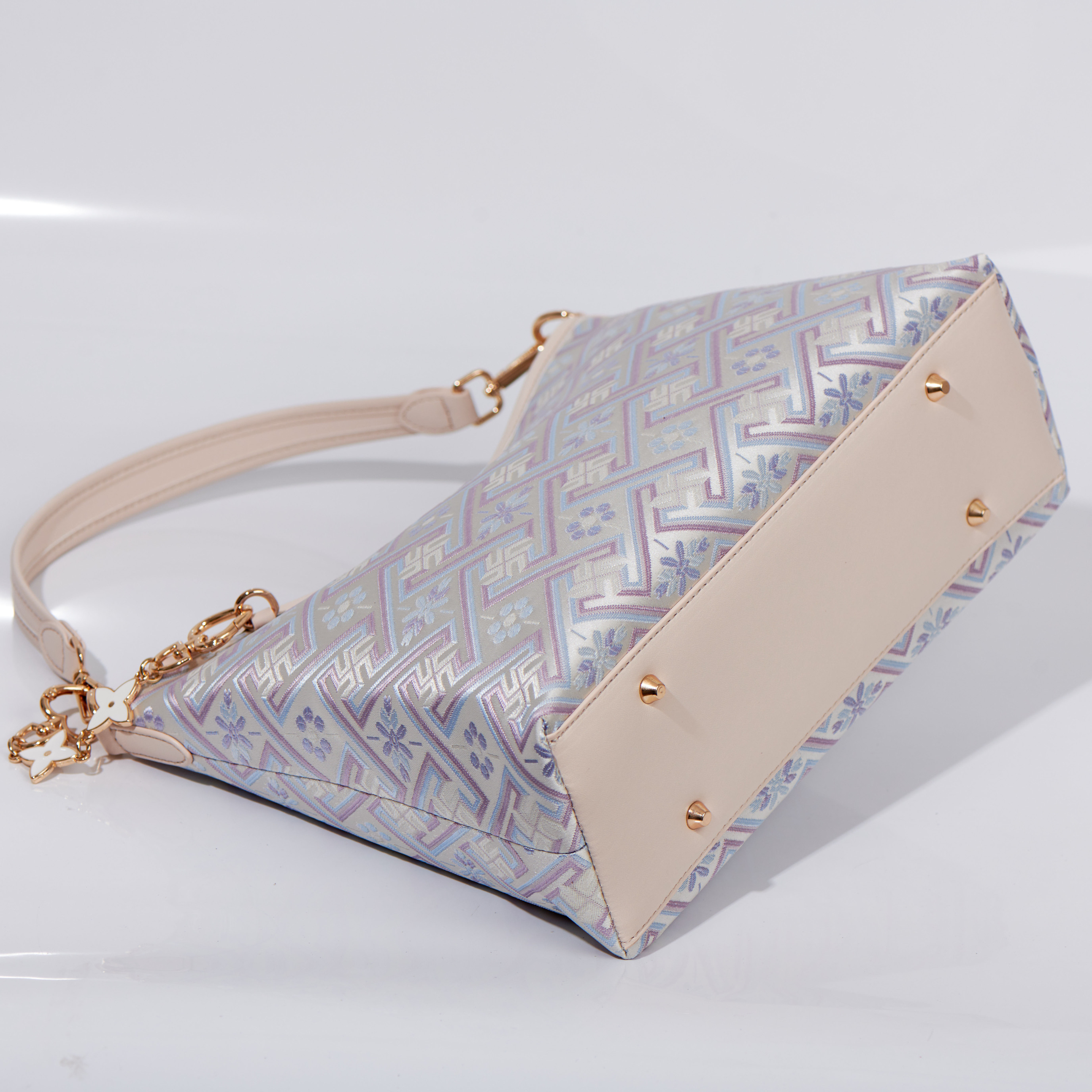 Fashion Ancient Embroidery Medium Size Handmade Brocade Patter Shoulder Bag