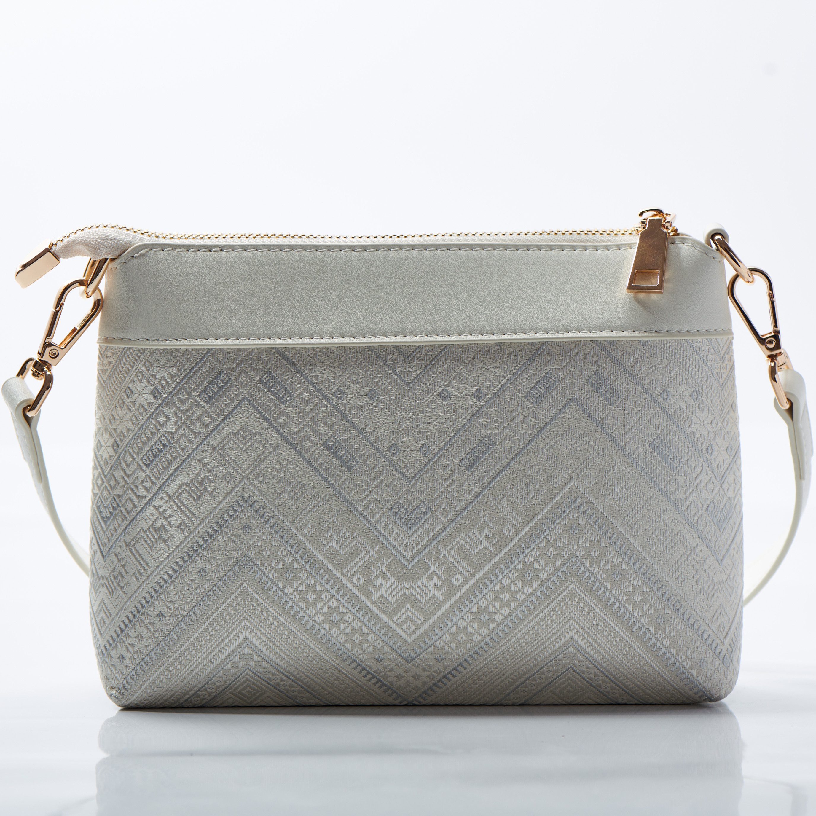 Small Size Cute Fashion Embroidery Handmade Brocade Patter Shoulder Bag