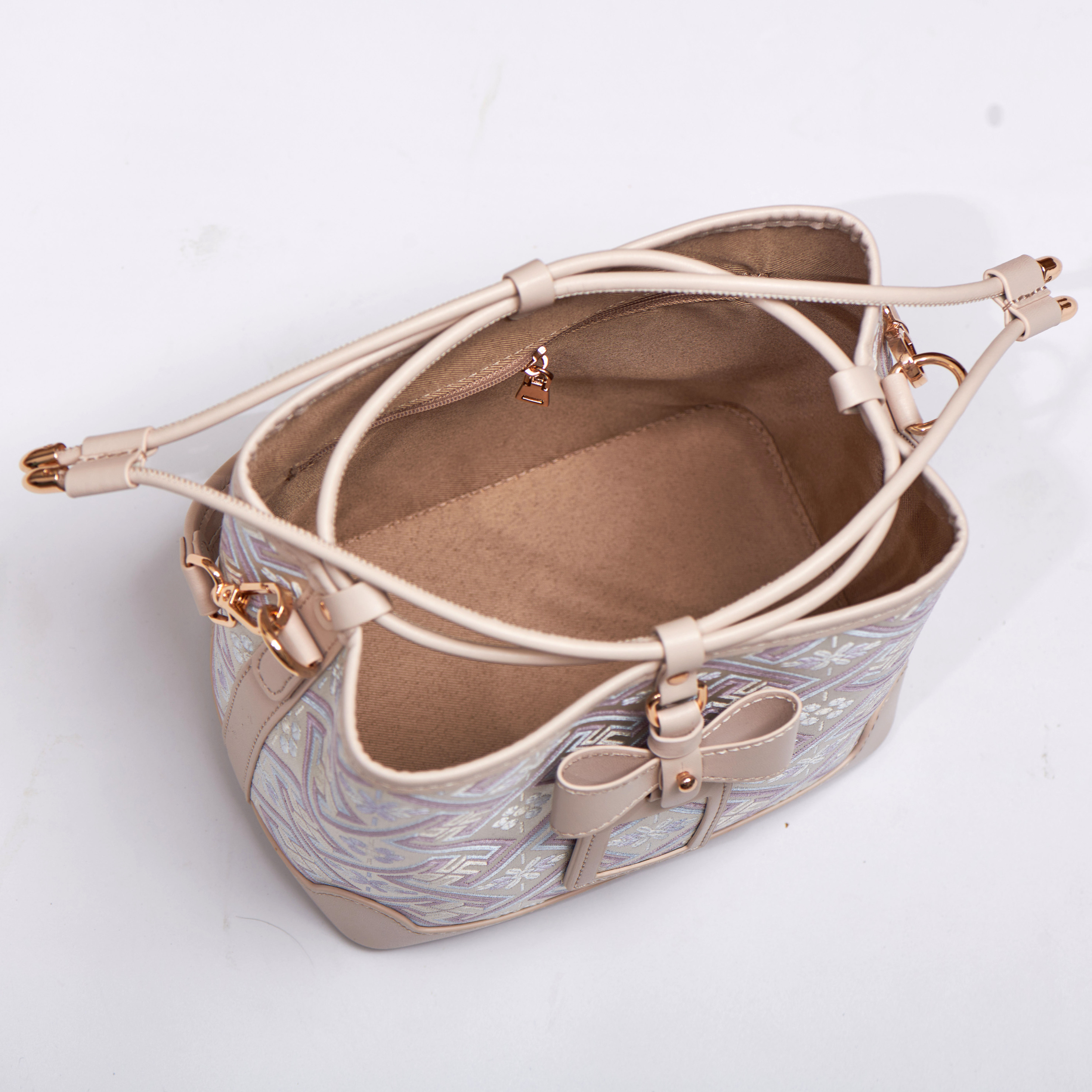 Cute Large Capacity Embroidery Handmade Brocade Pattern Lucuky Handbag
