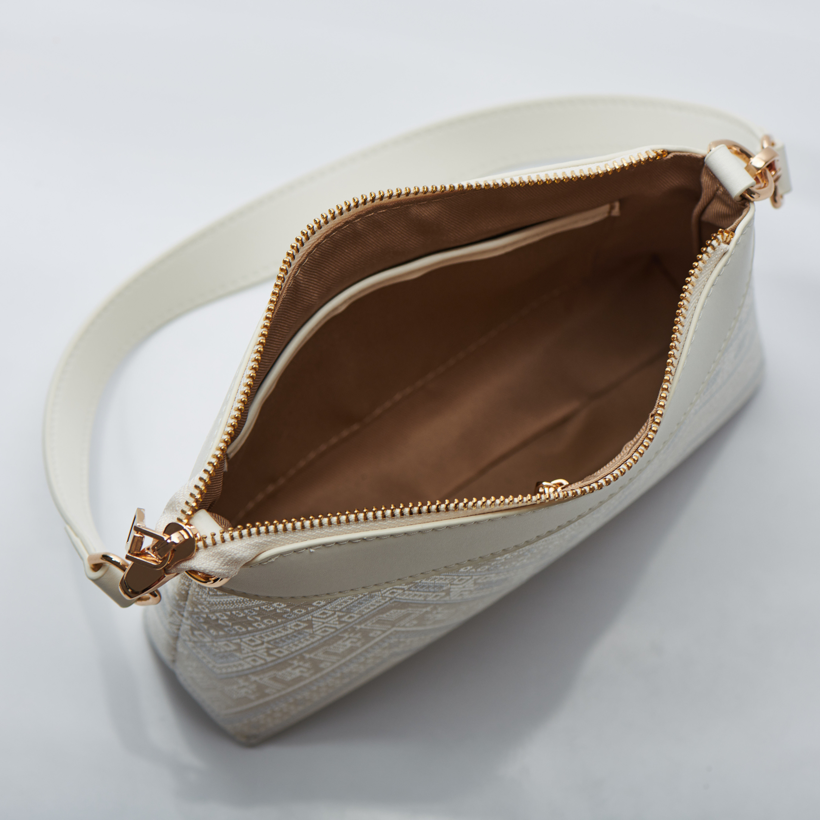 Small Size Cute Fashion Embroidery Handmade Brocade Patter Shoulder Bag