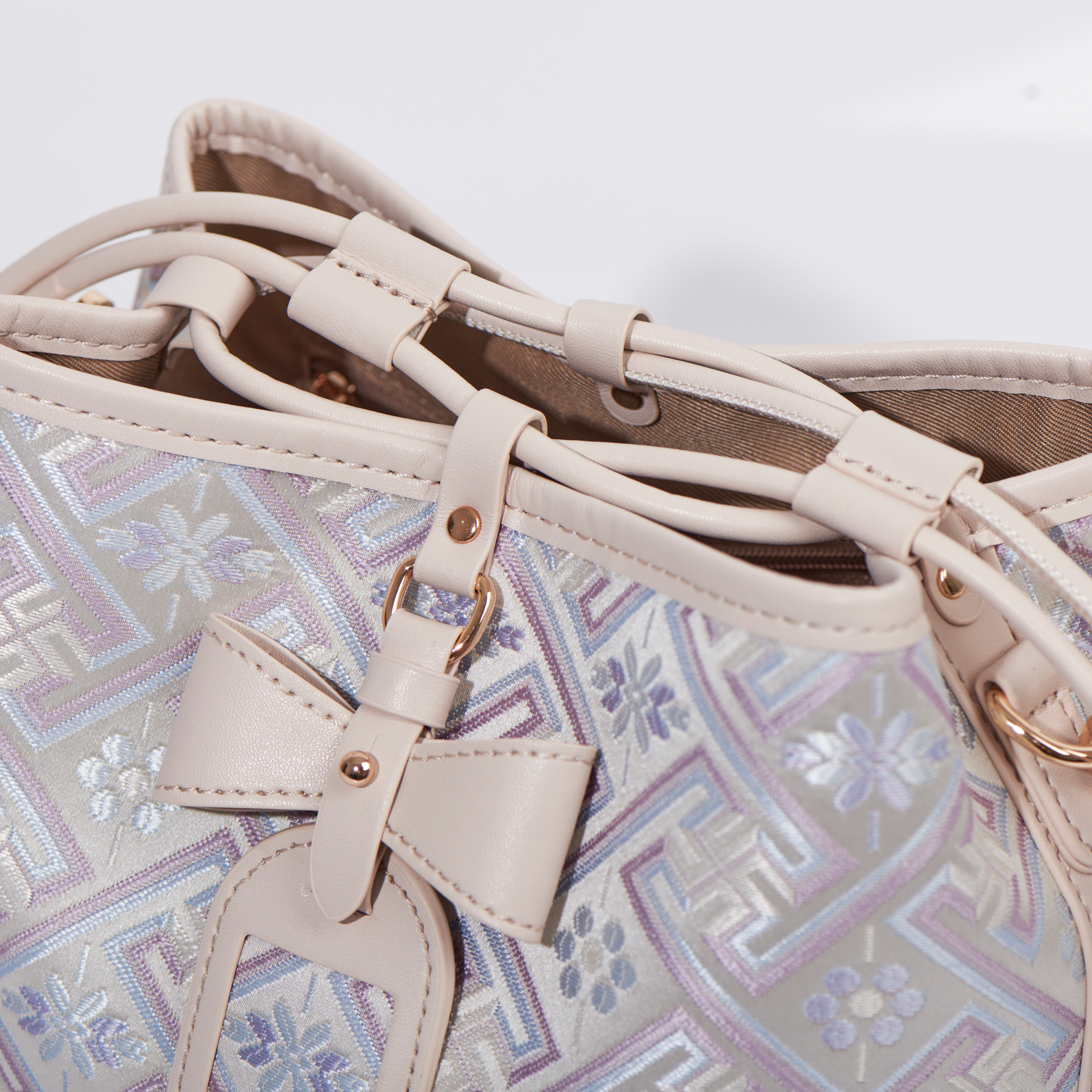 Cute Large Capacity Embroidery Handmade Brocade Pattern Lucuky Handbag