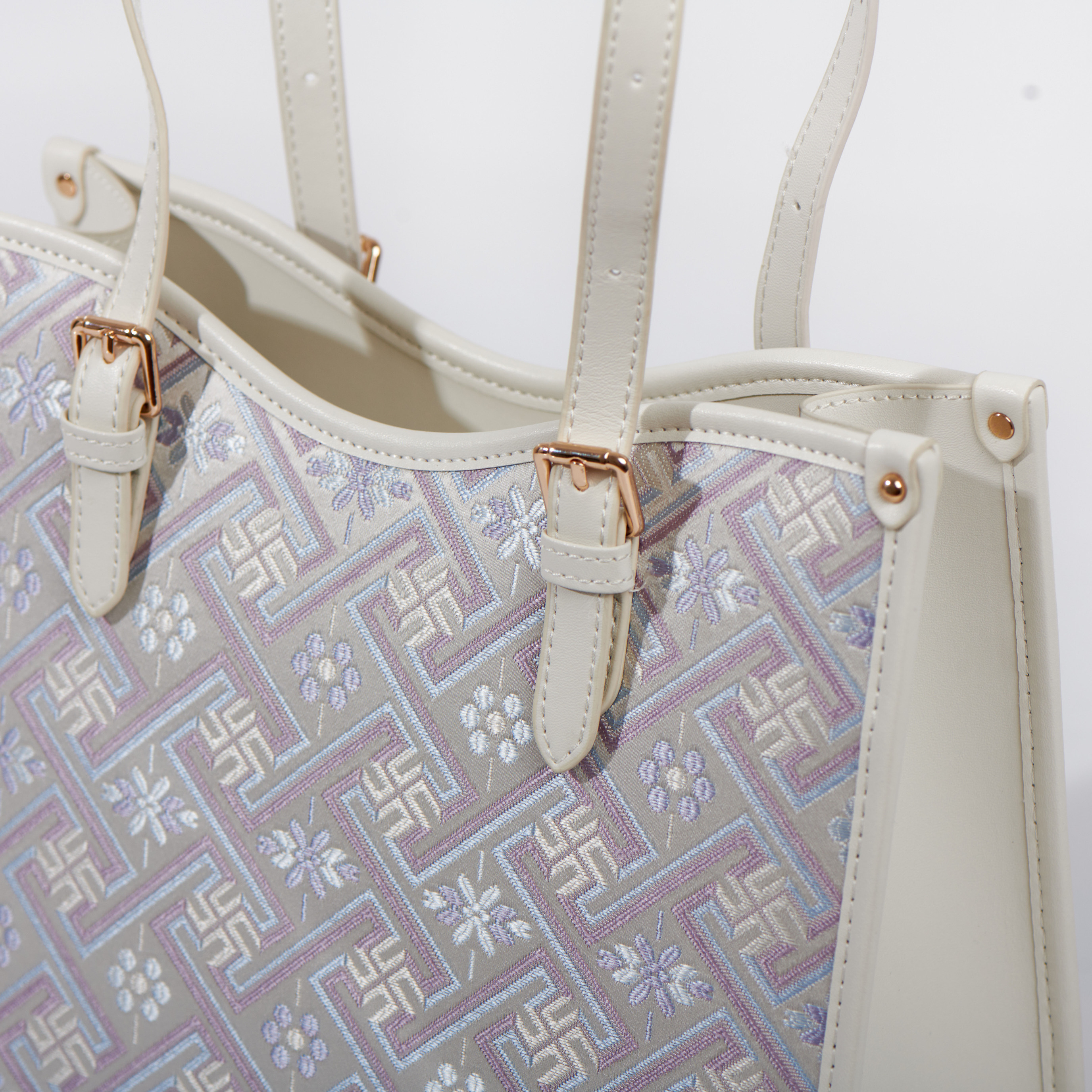 Vintage Embroidery Large Size Handwoven Zhuang Pattern Fashion Daily Tote Bag